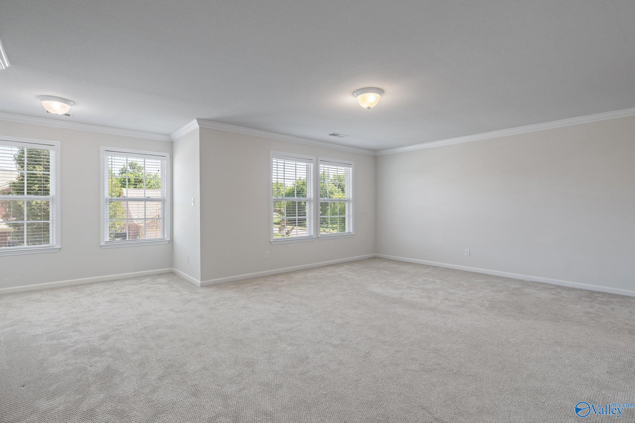 222 Laramie Circle NW