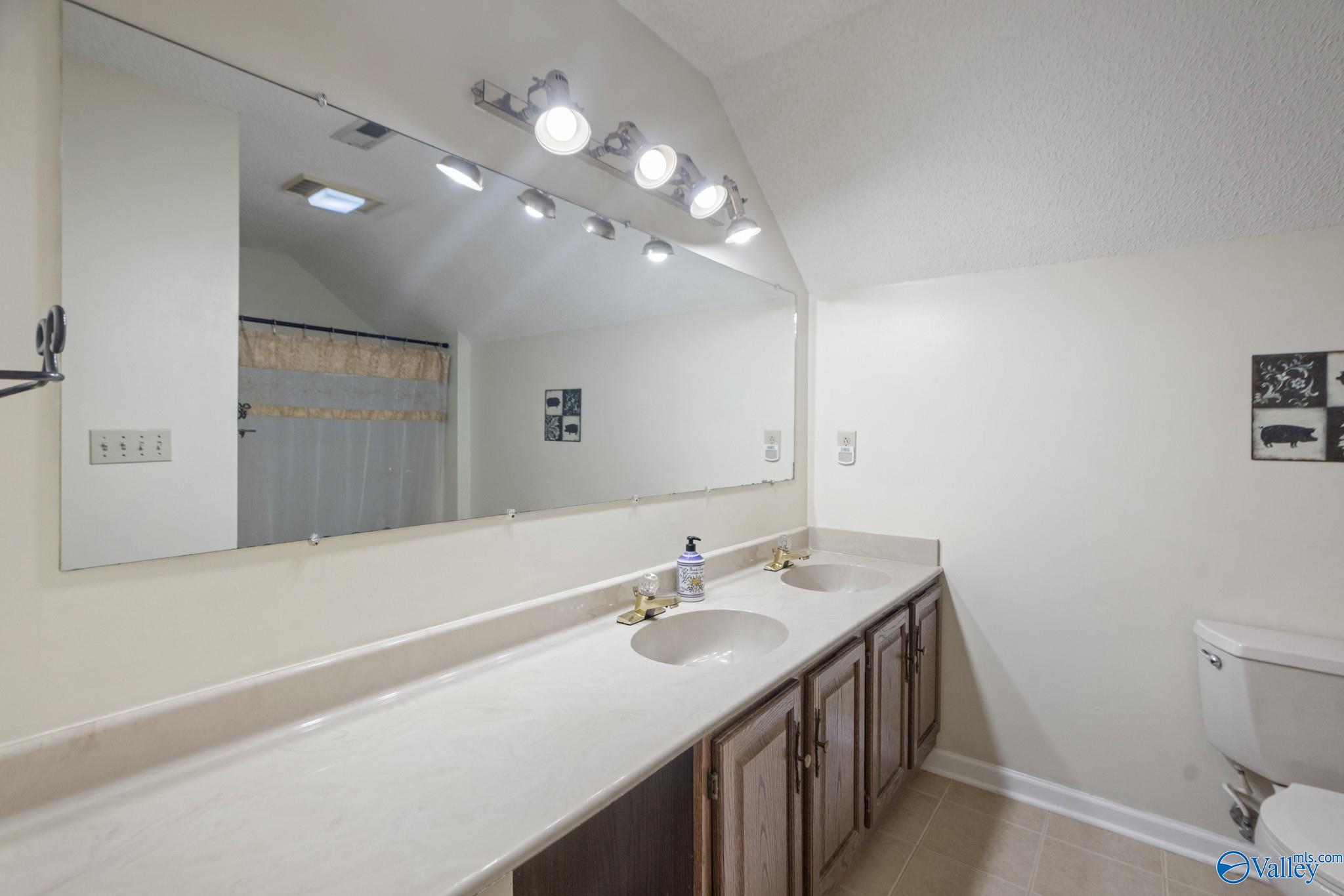 108 Heatherwood Court