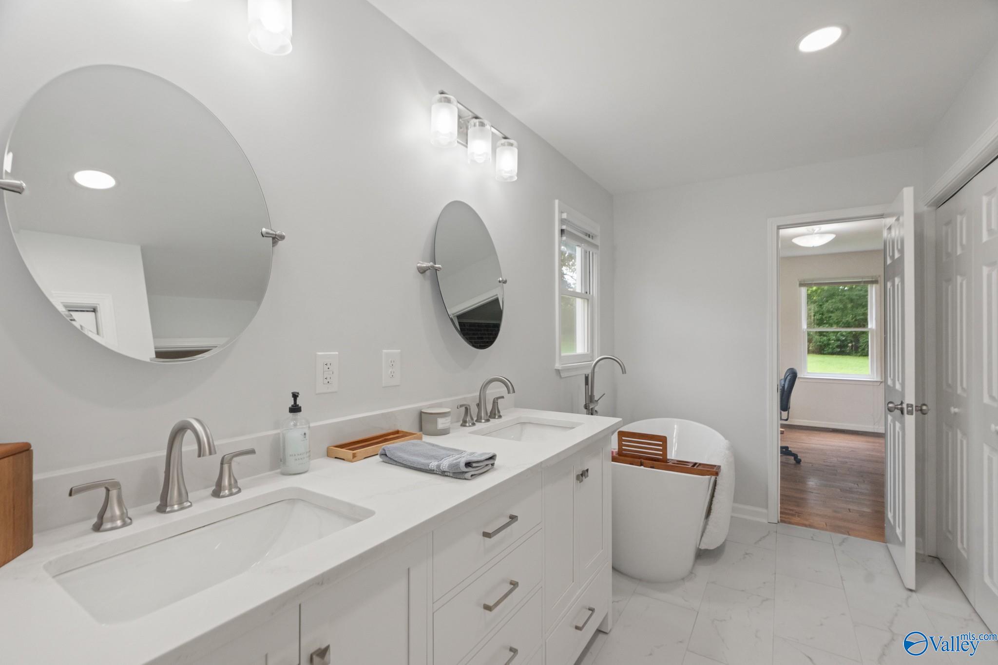 108 Heatherwood Court