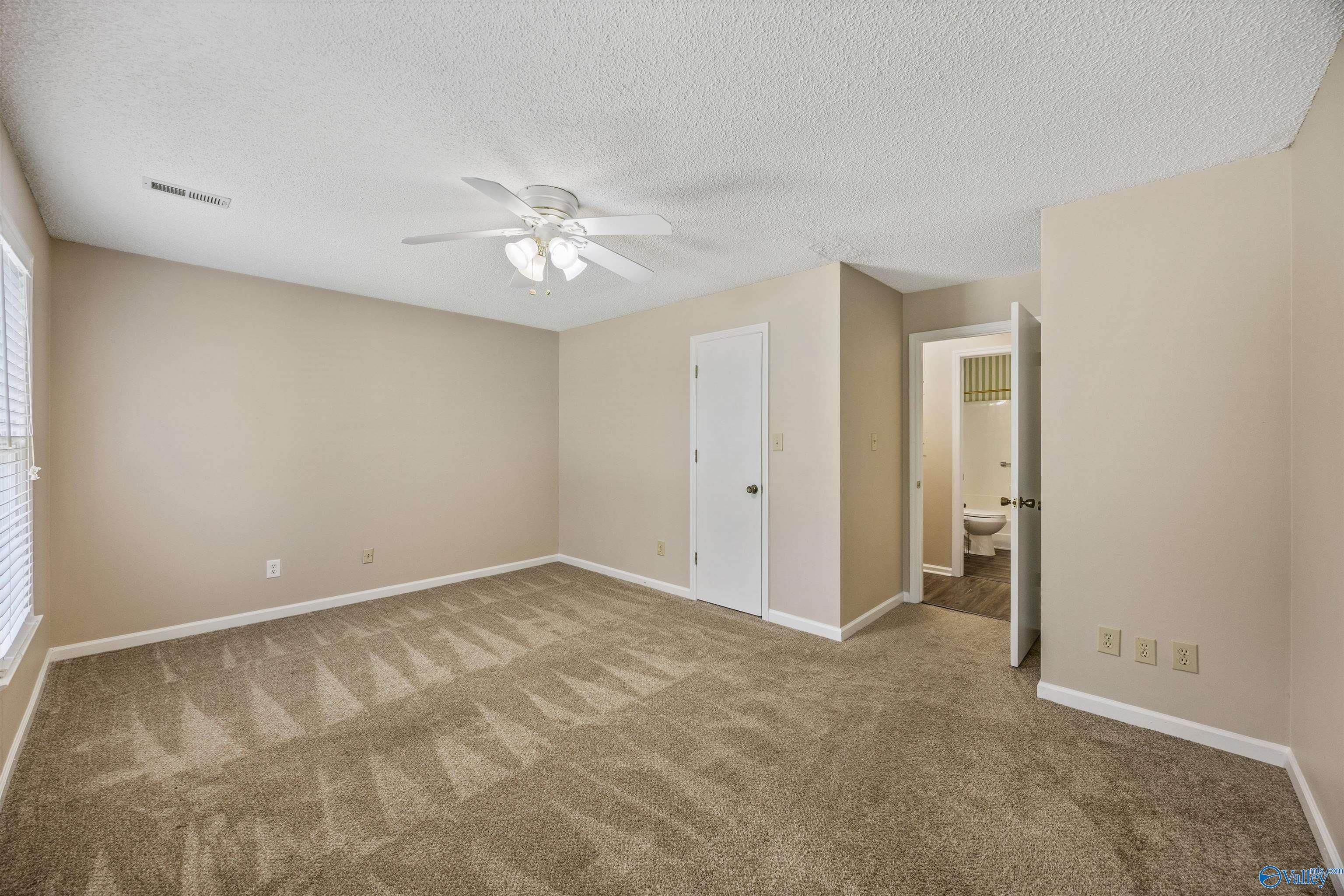 335 Chateau Drive SW