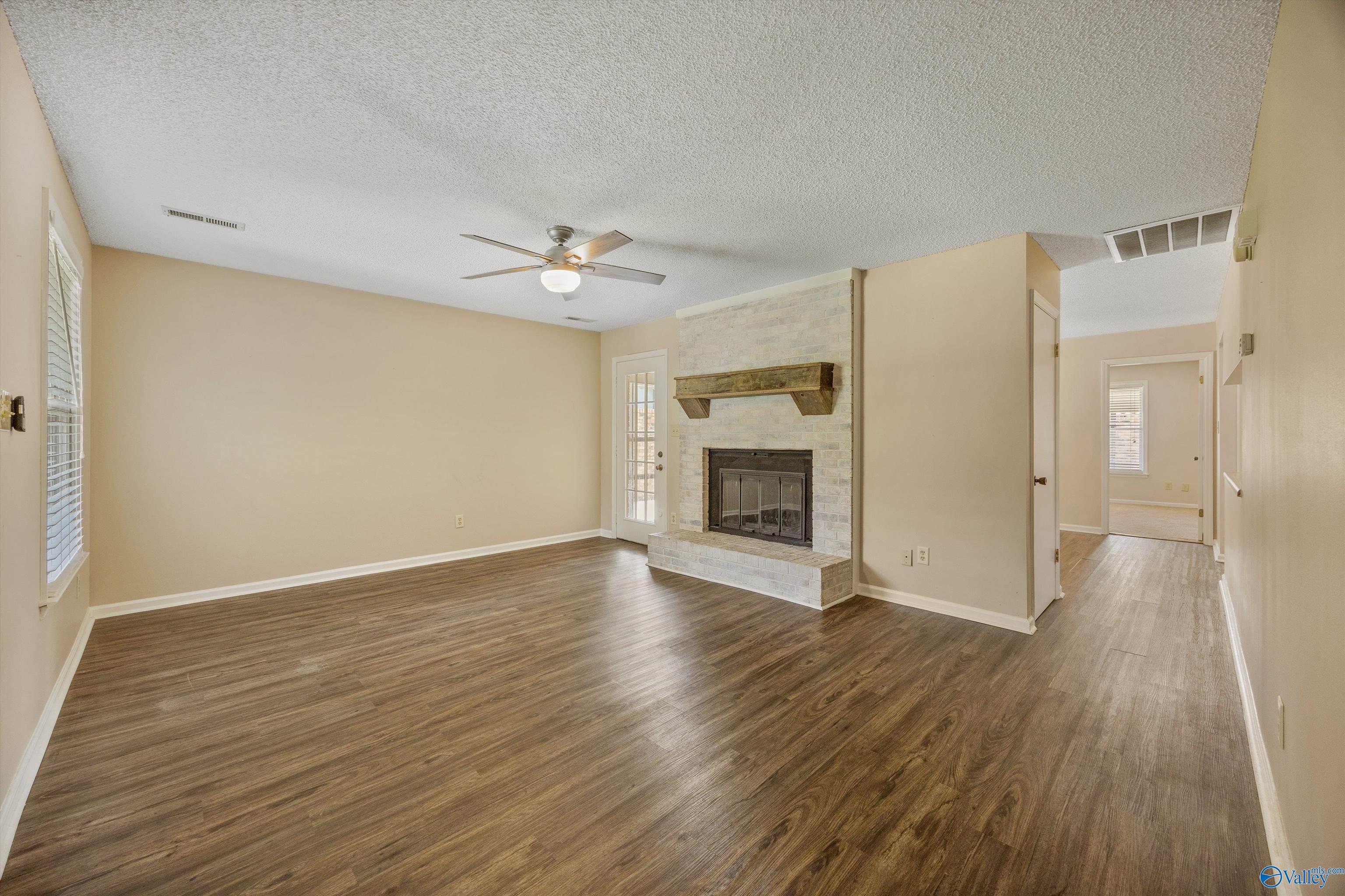 335 Chateau Drive SW