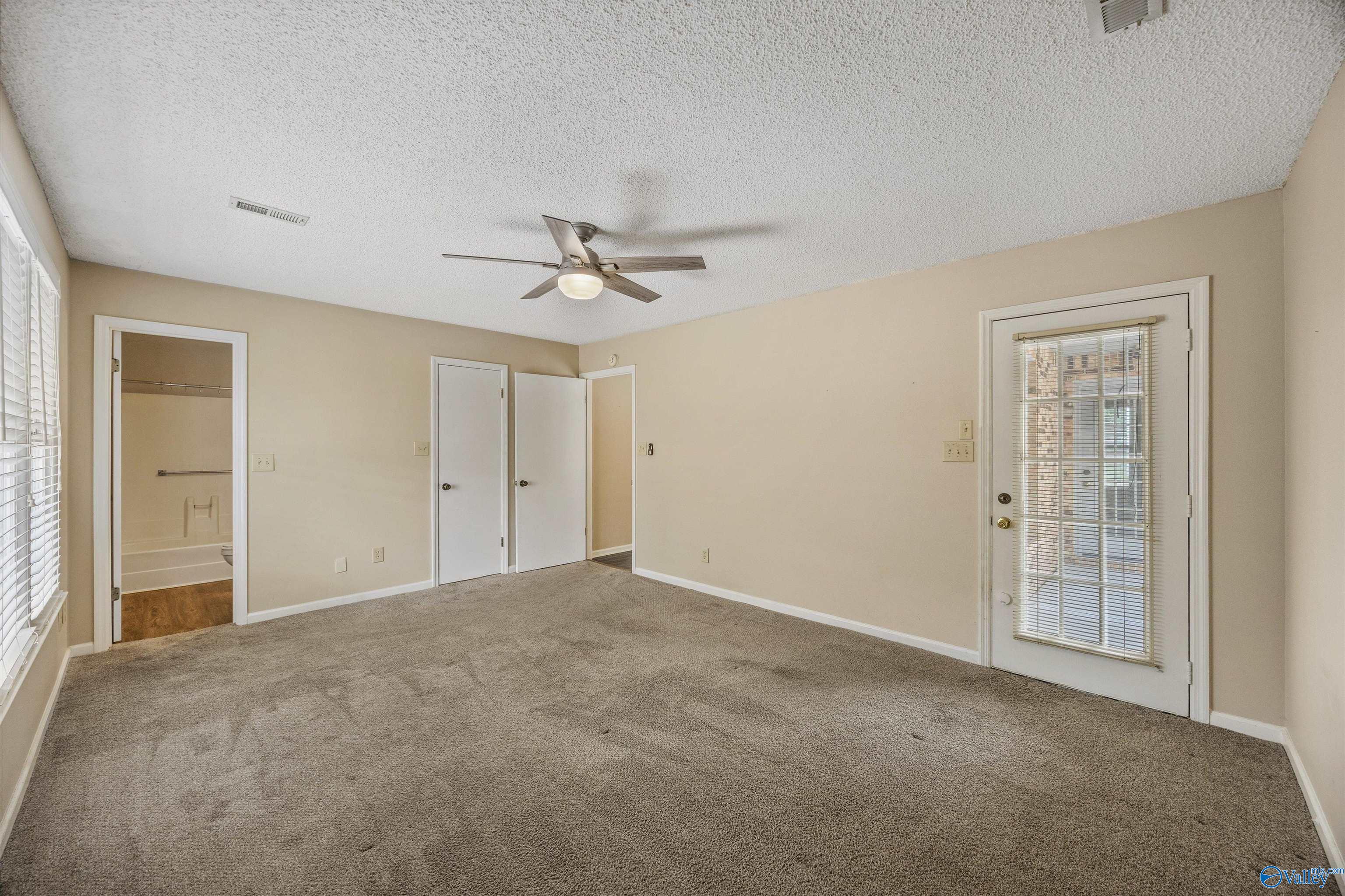 335 Chateau Drive SW