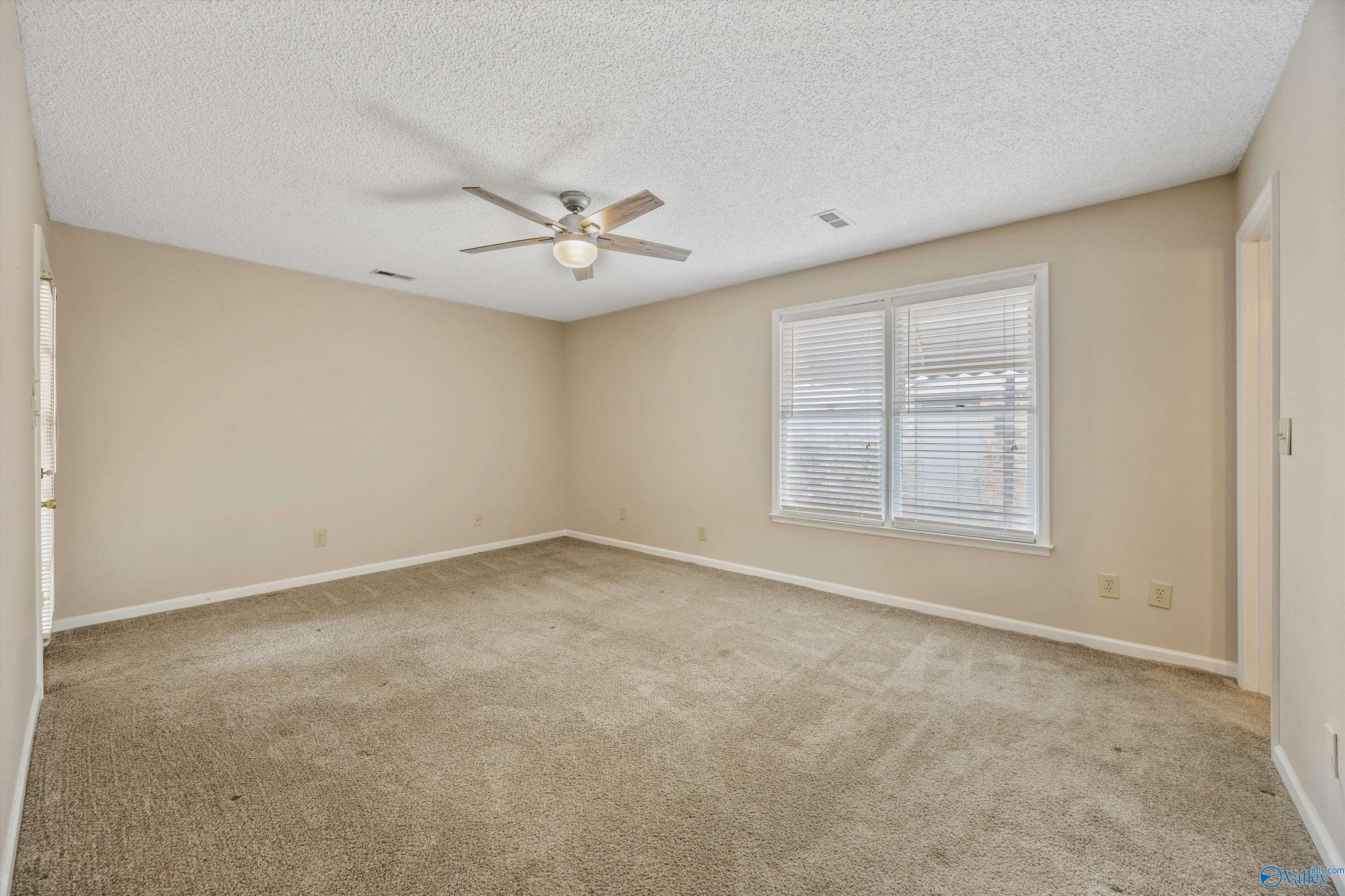 335 Chateau Drive SW