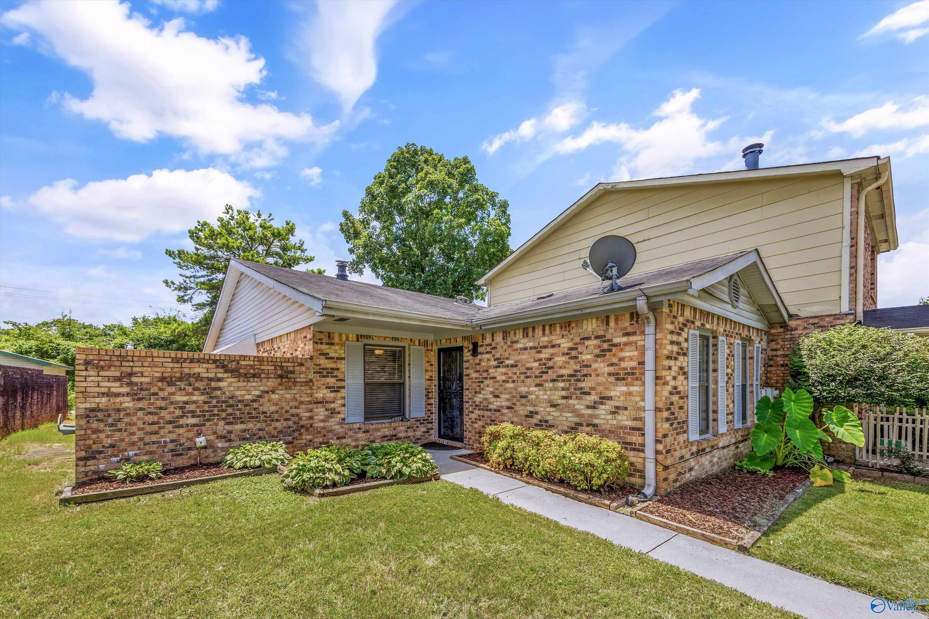 335 Chateau Drive SW
