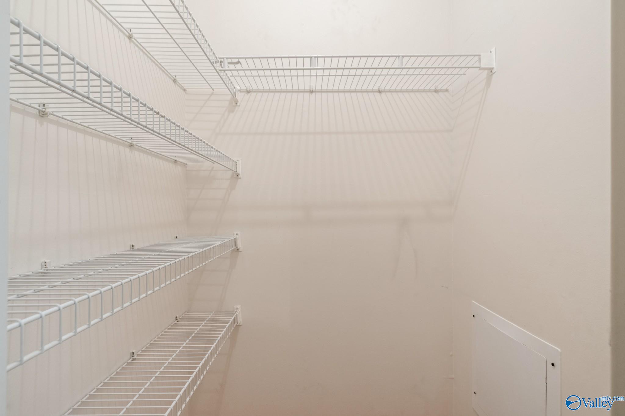 180 Briargate Lane