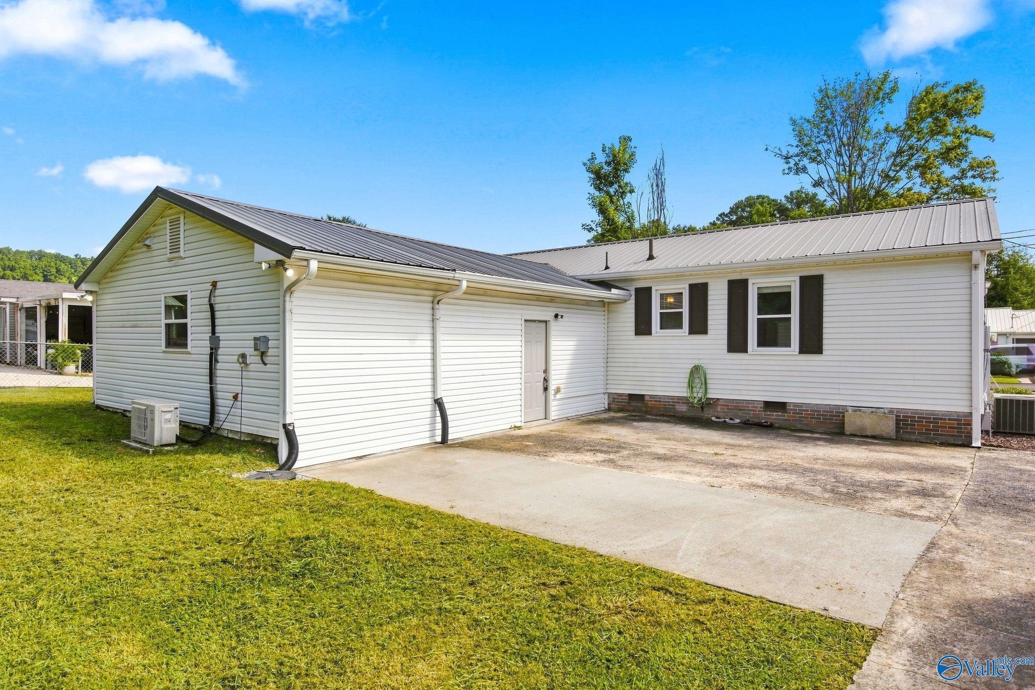 103 Hendrix Street