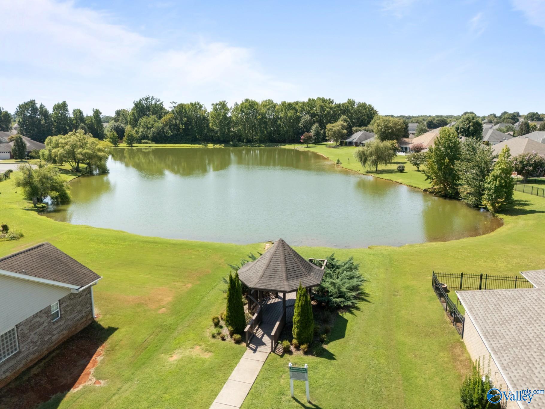 627 Summer Cove Circle NW