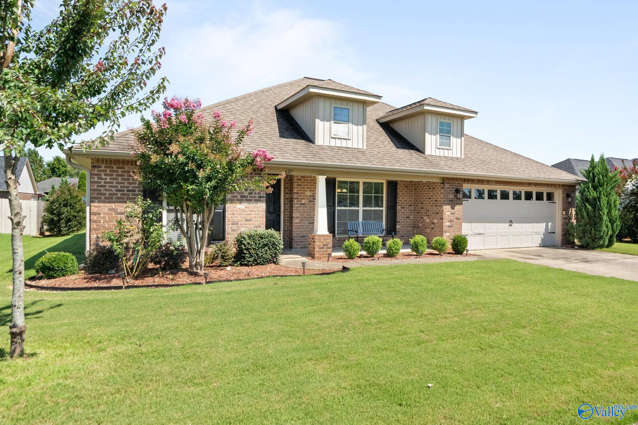 627 Summer Cove Circle NW