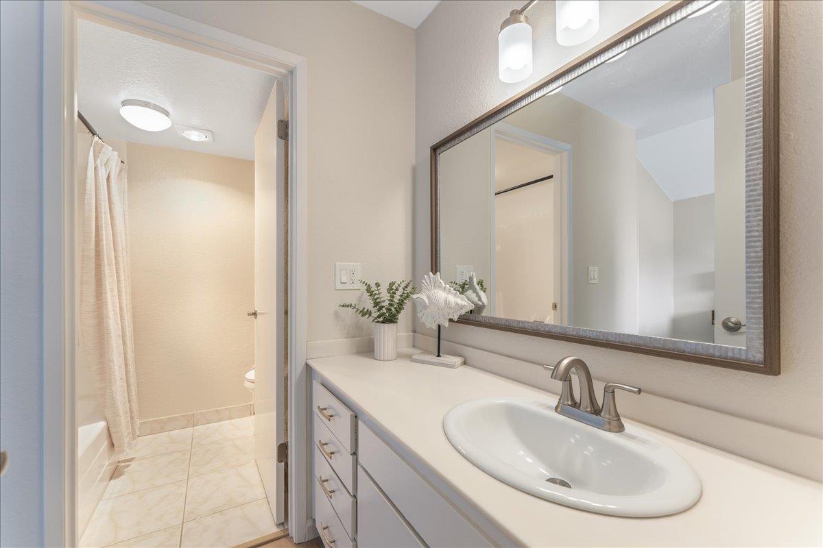 3145 Loma Verde DR 13