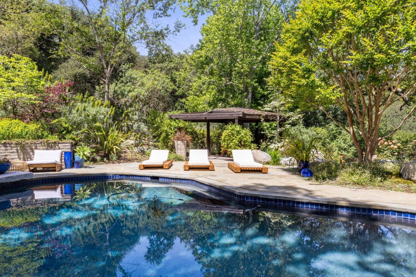138 Bolivar LN