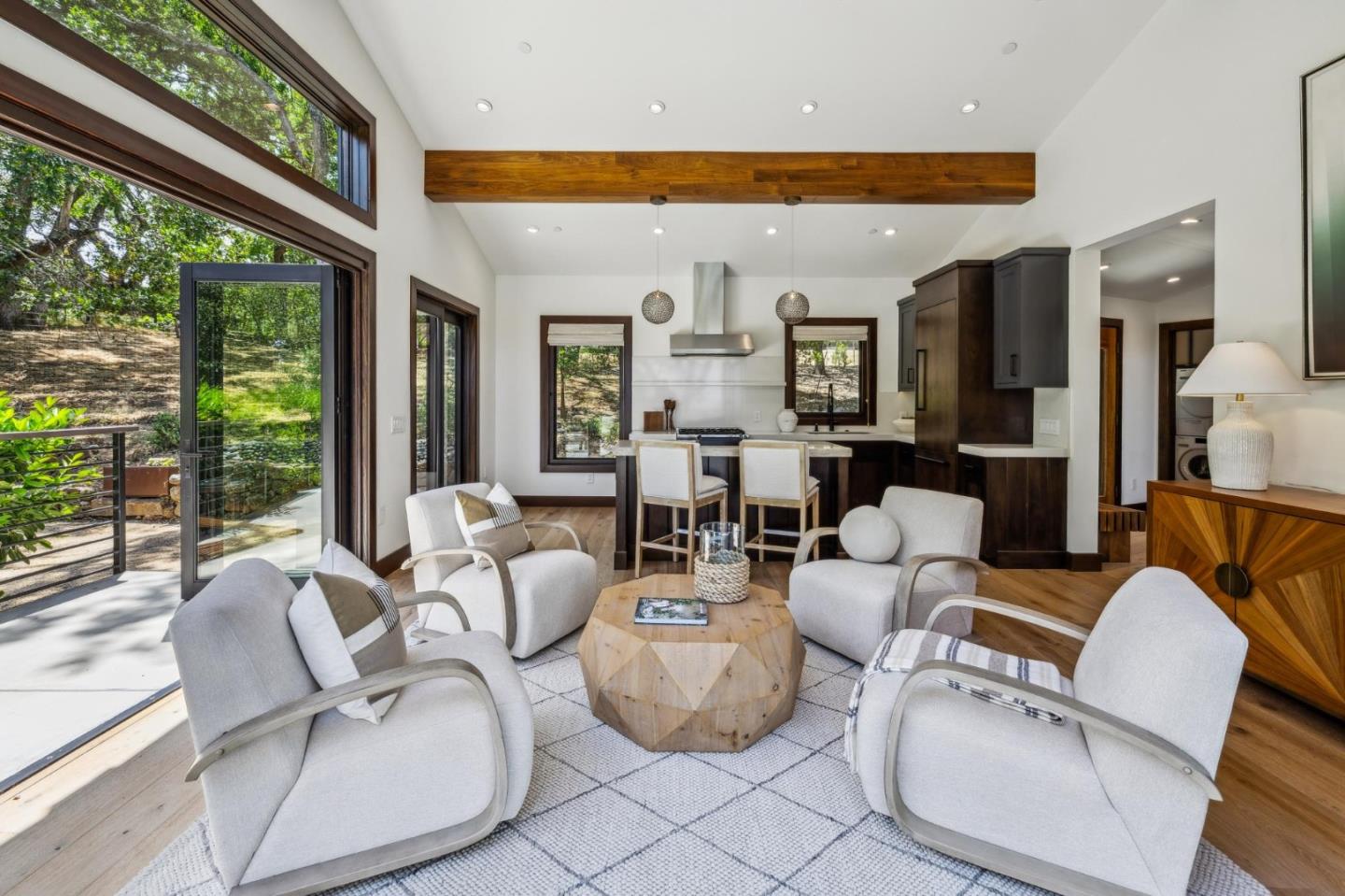 138 Bolivar LN