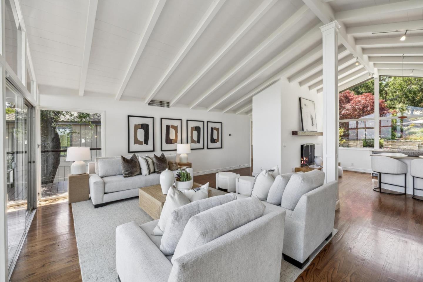 138 Bolivar LN