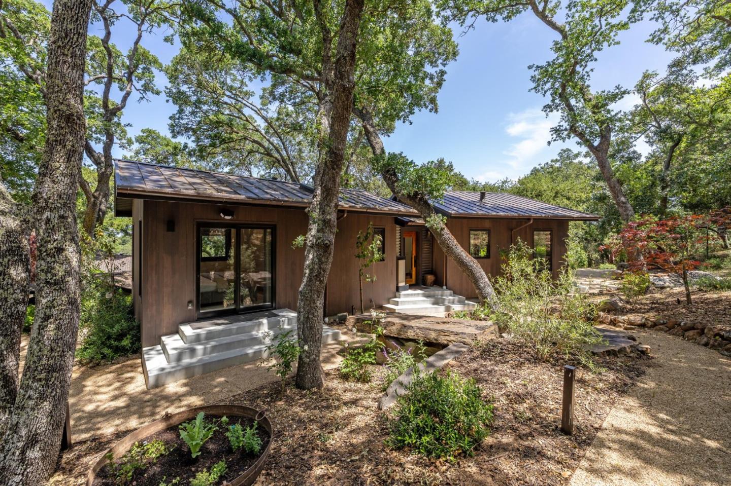 138 Bolivar LN