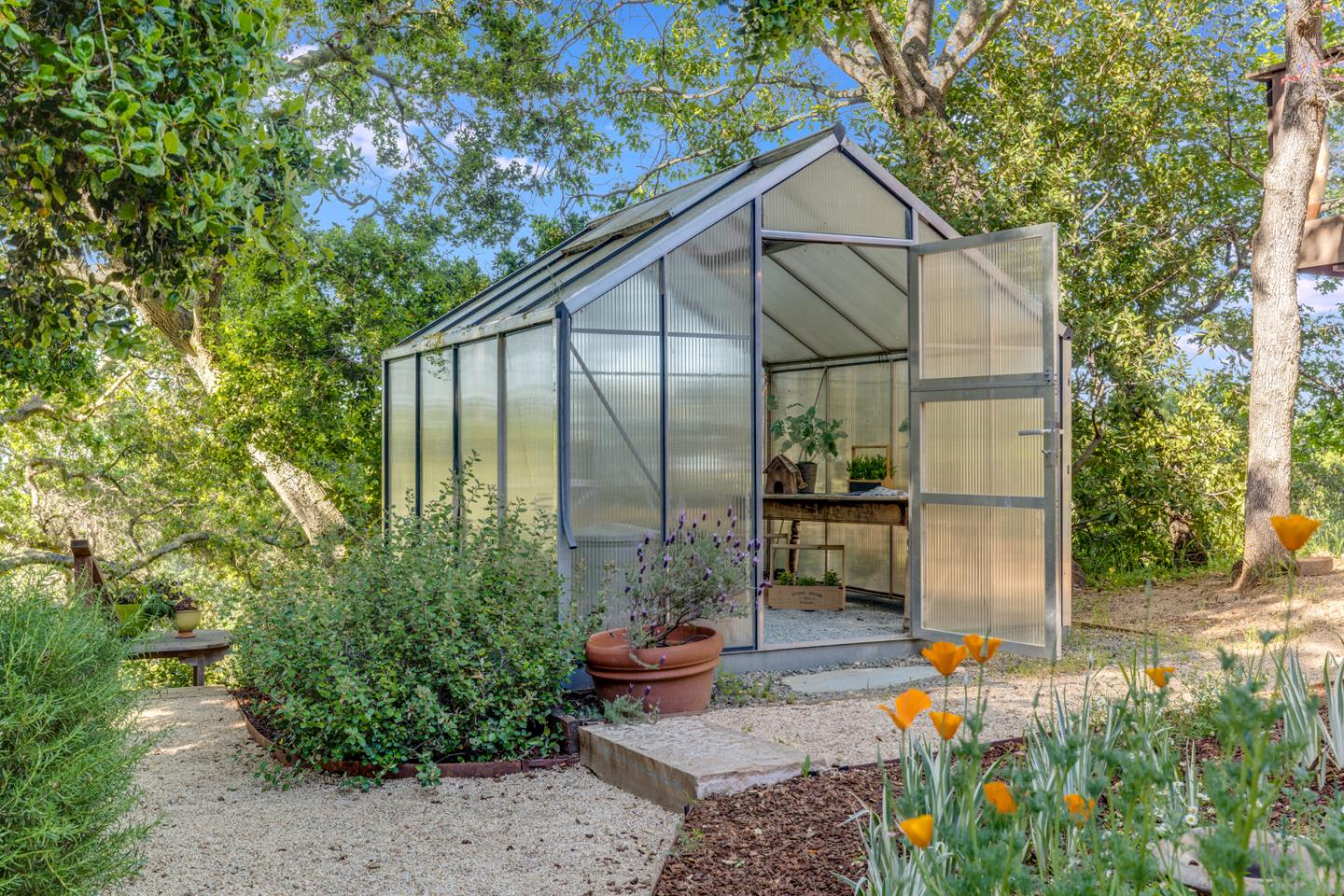 138 Bolivar LN