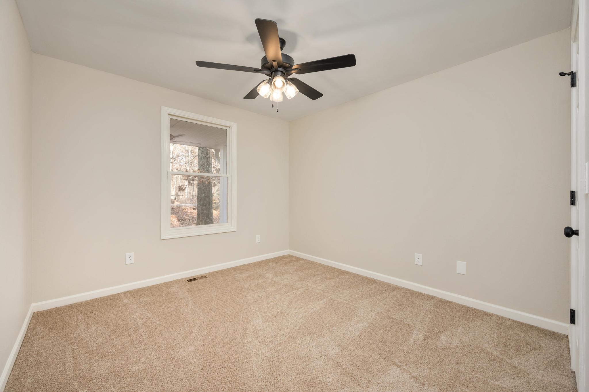1232 Redwood Ln
