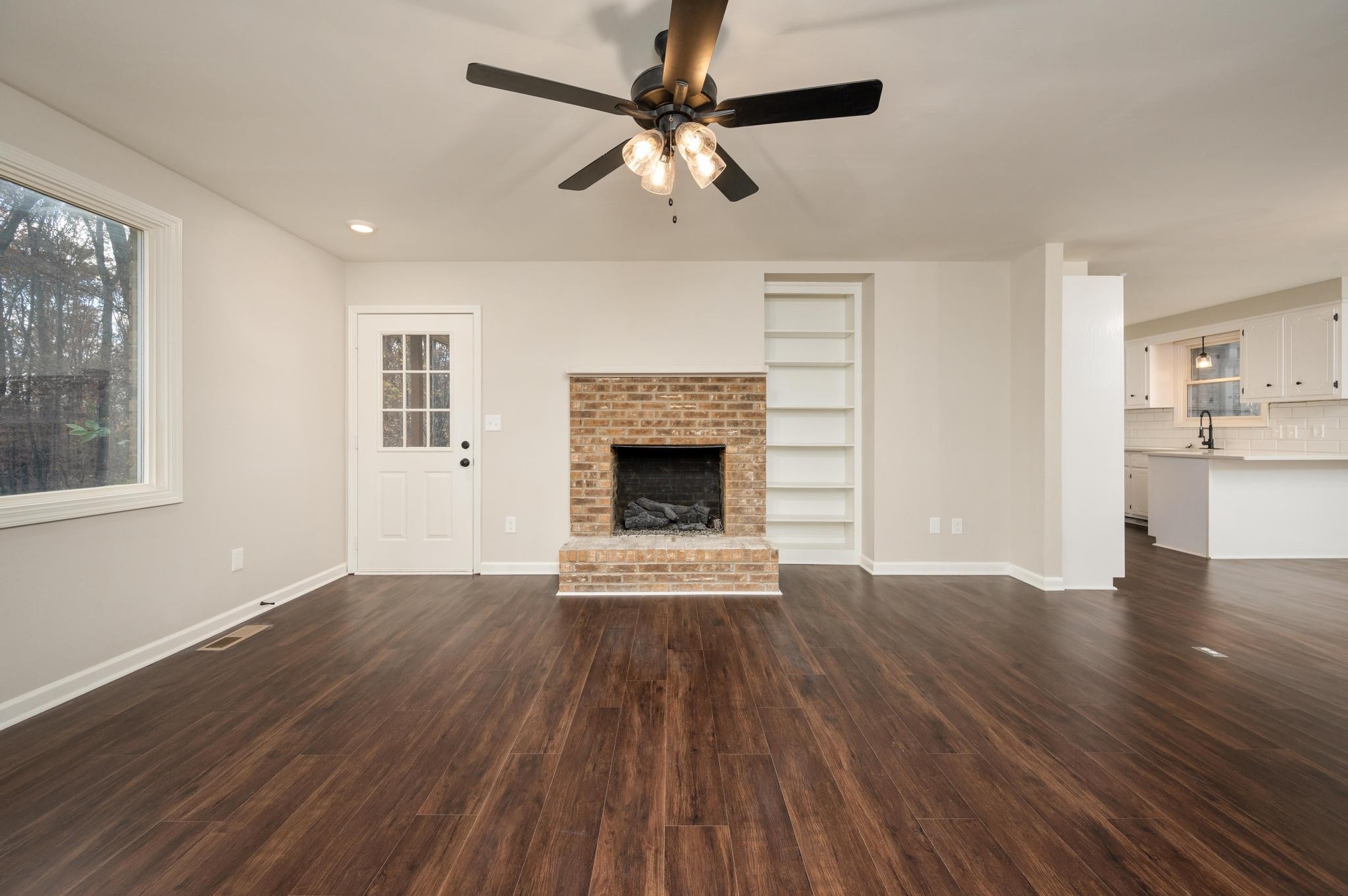 1232 Redwood Ln