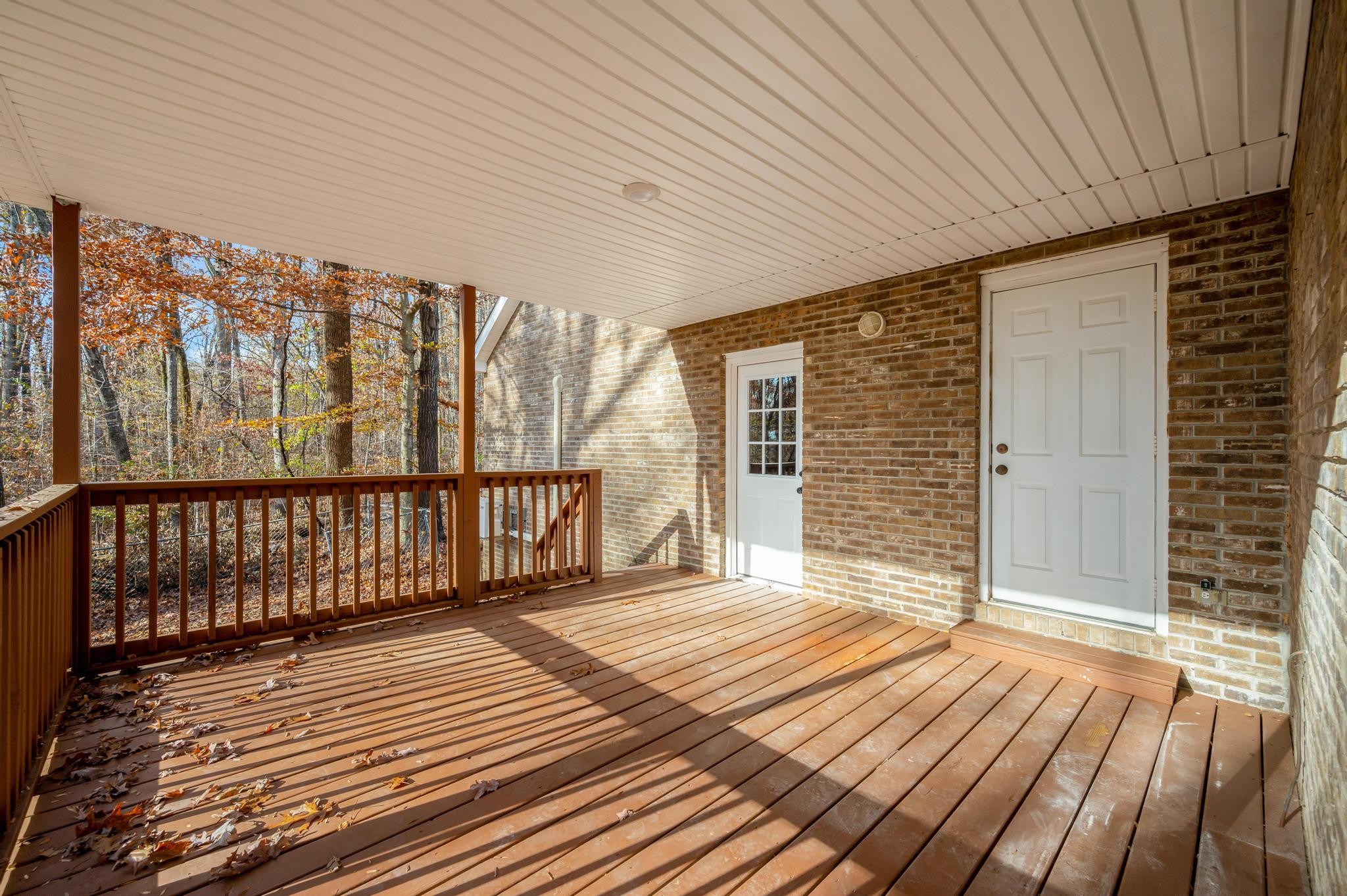 1232 Redwood Ln