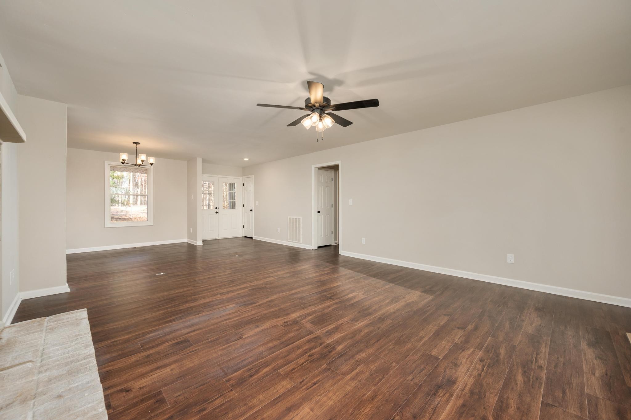 1232 Redwood Ln