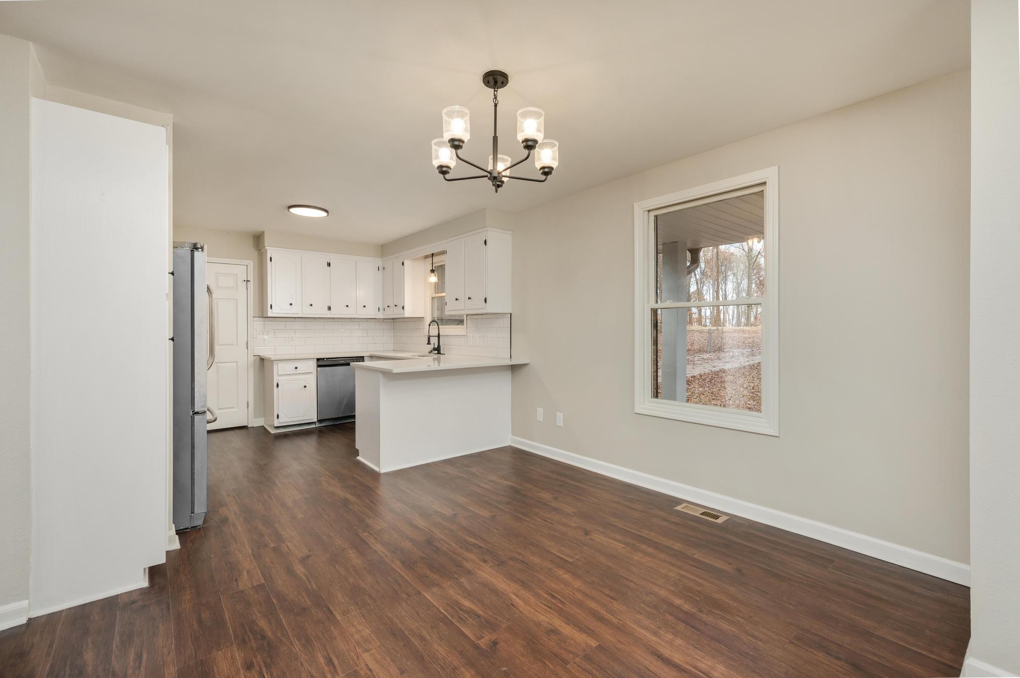 1232 Redwood Ln