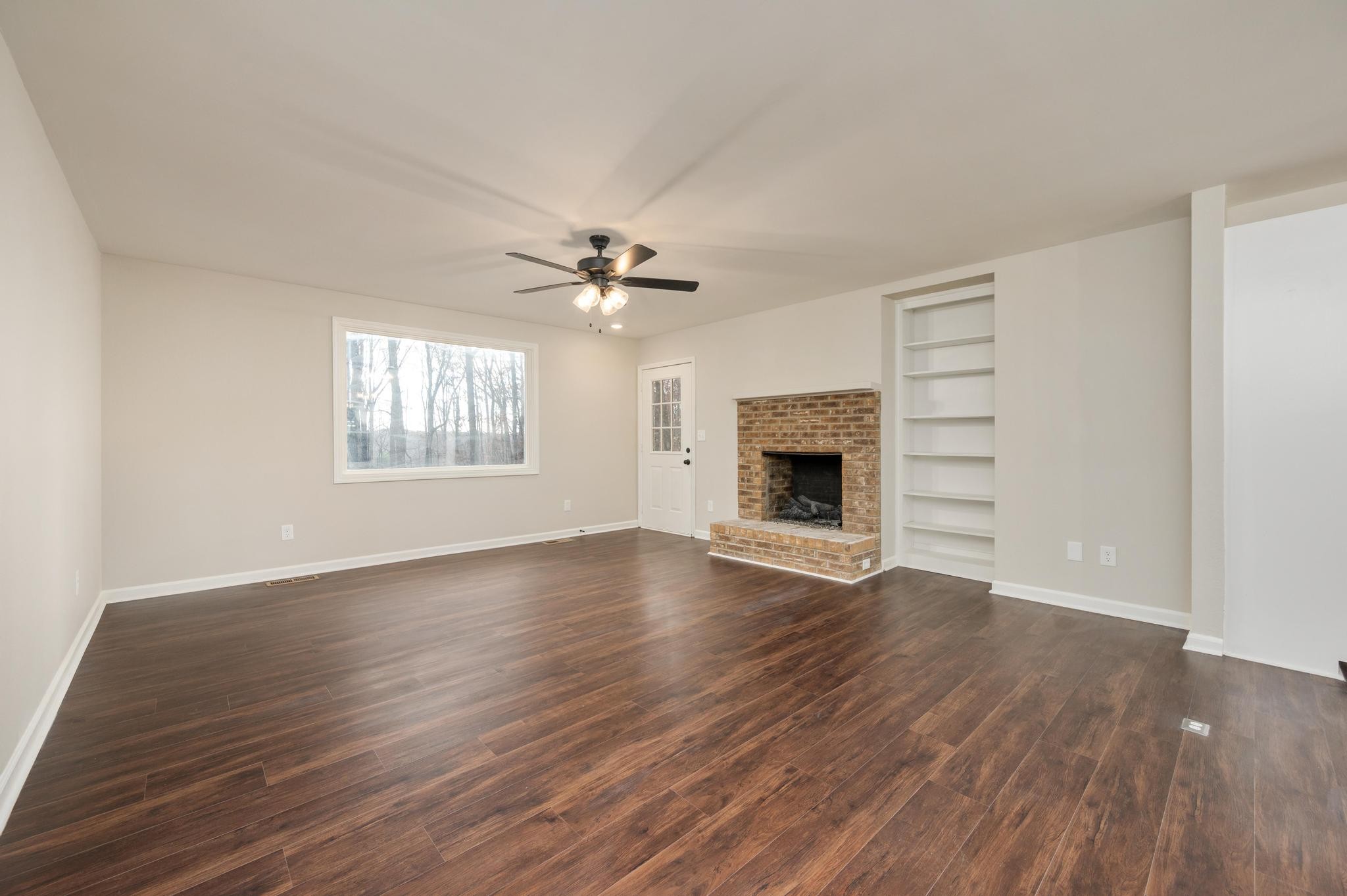 1232 Redwood Ln