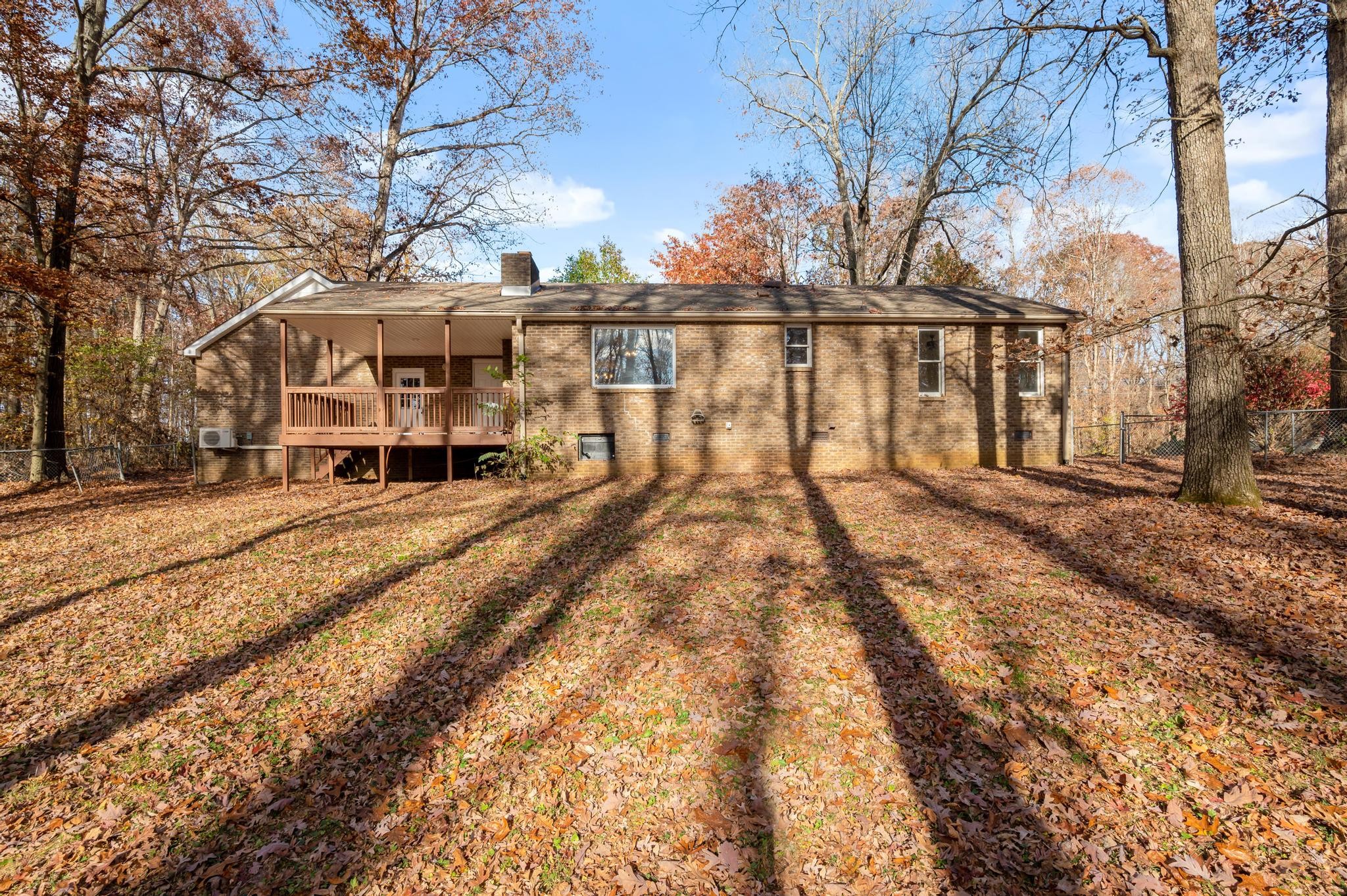 1232 Redwood Ln