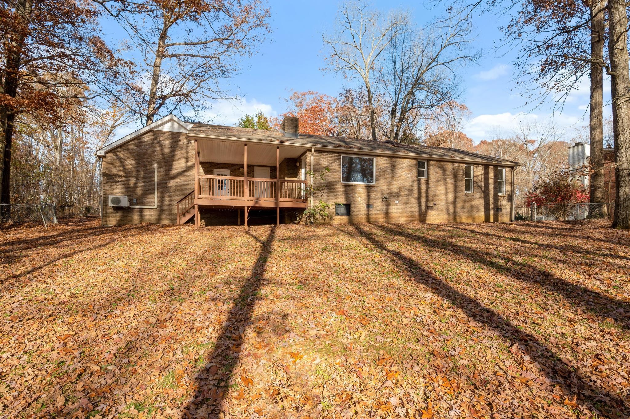 1232 Redwood Ln