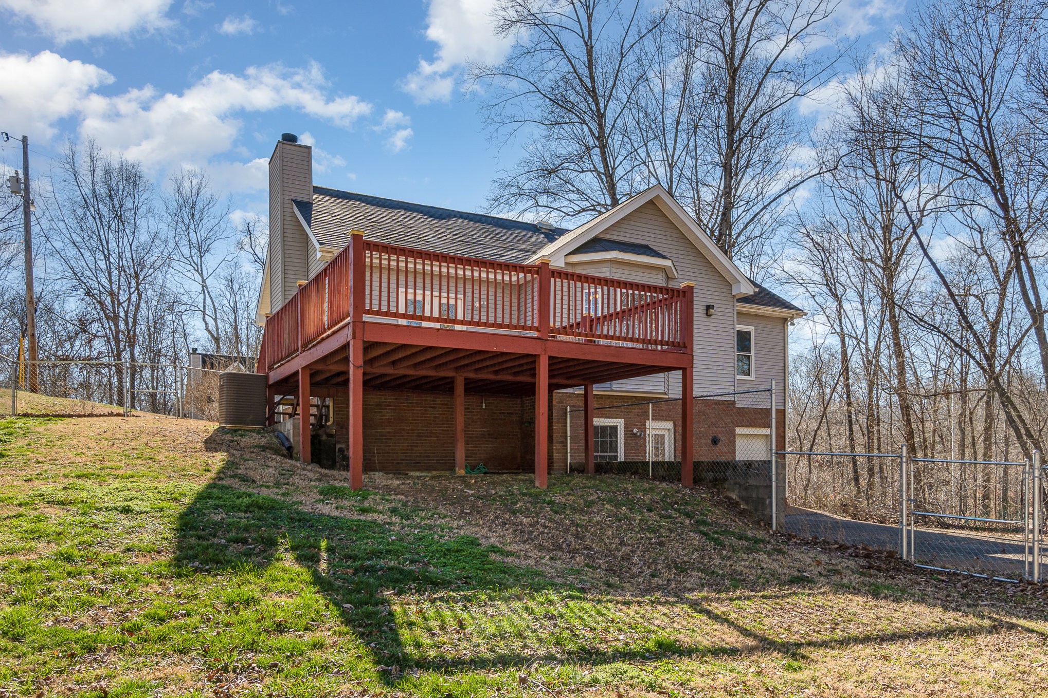 2207 Stonehenge Dr