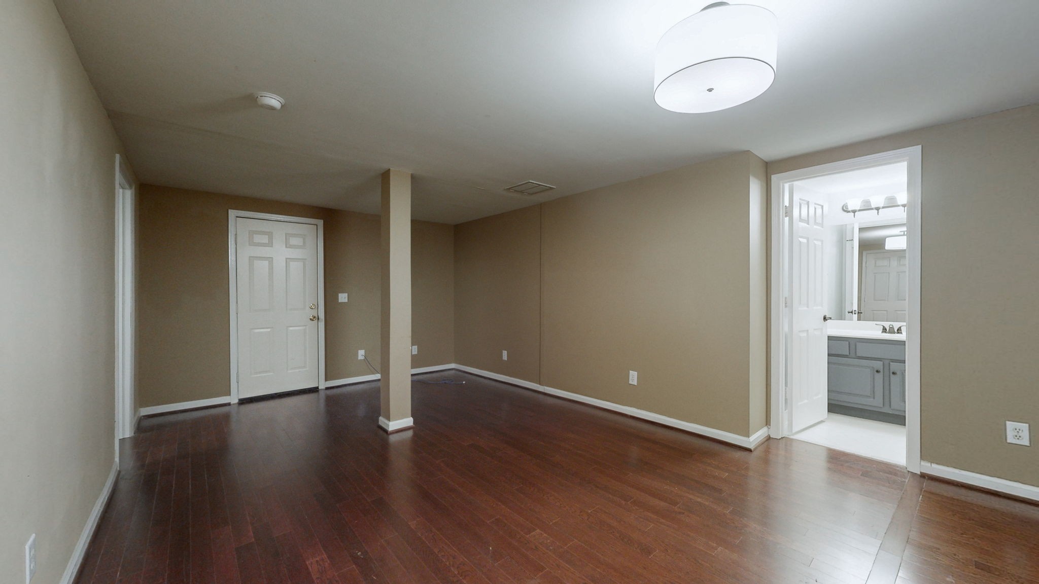 1008 Nighthawk Ln