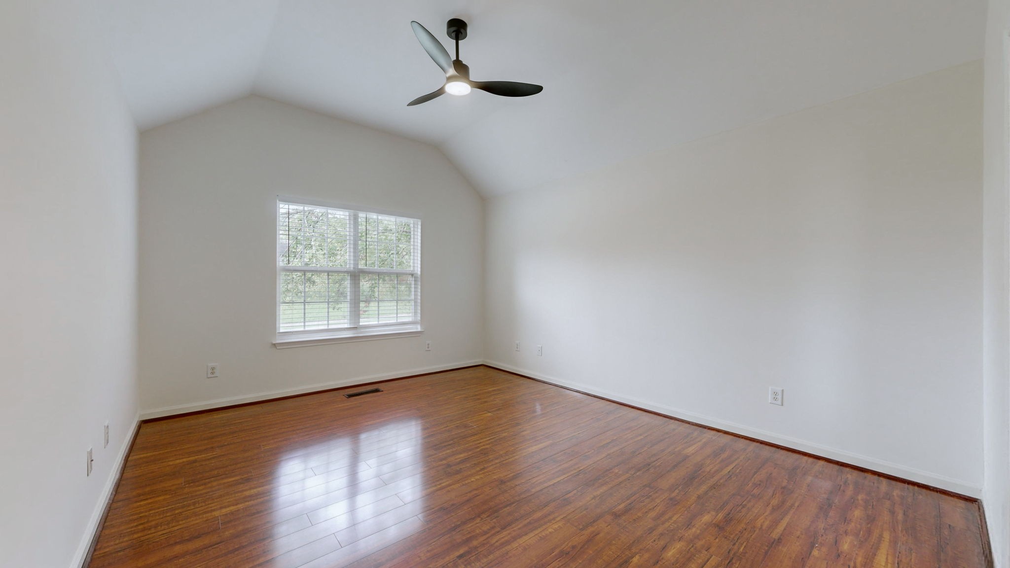 1008 Nighthawk Ln