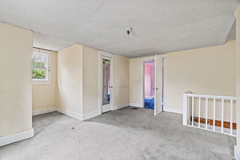 1432 Roberts Ave