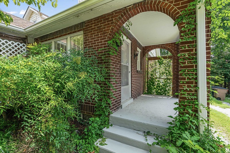 1432 Roberts Ave