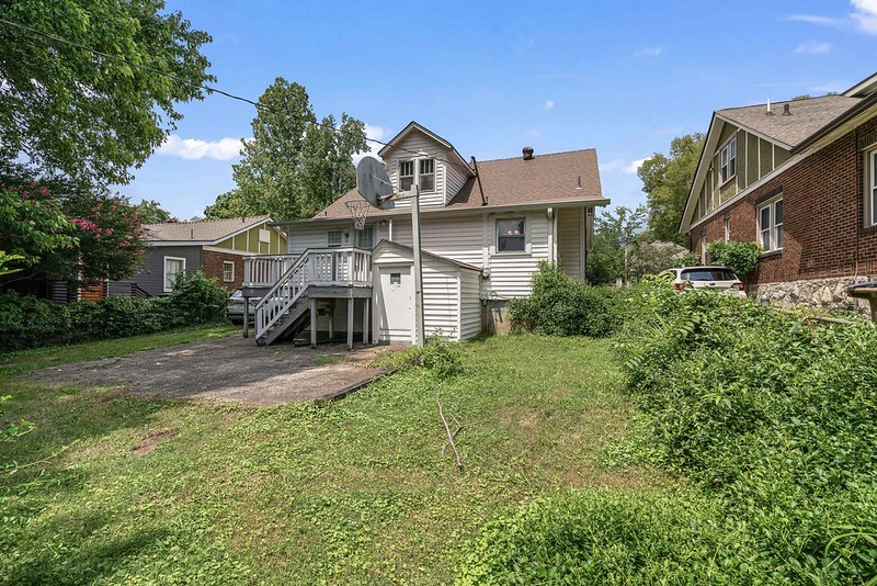 1432 Roberts Ave