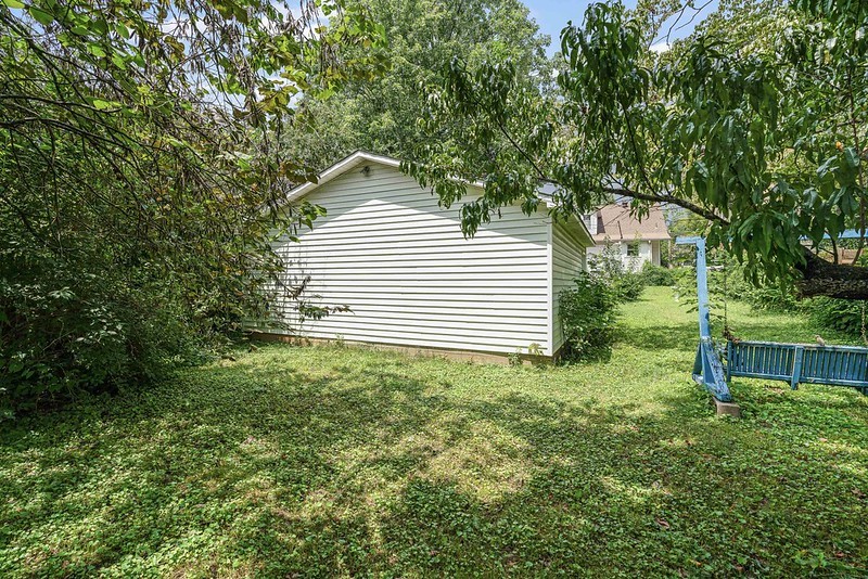 1432 Roberts Ave