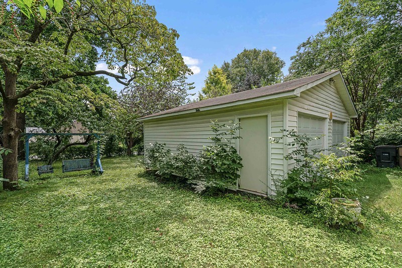 1432 Roberts Ave