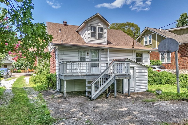 1432 Roberts Ave