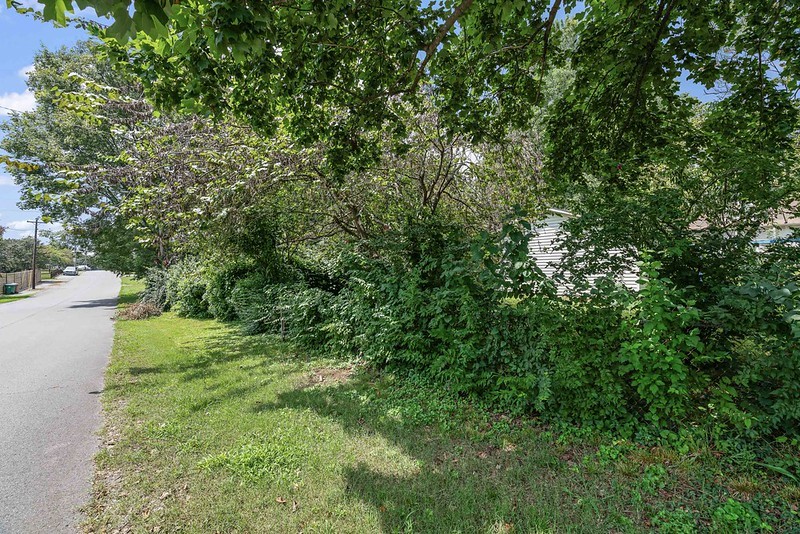 1432 Roberts Ave