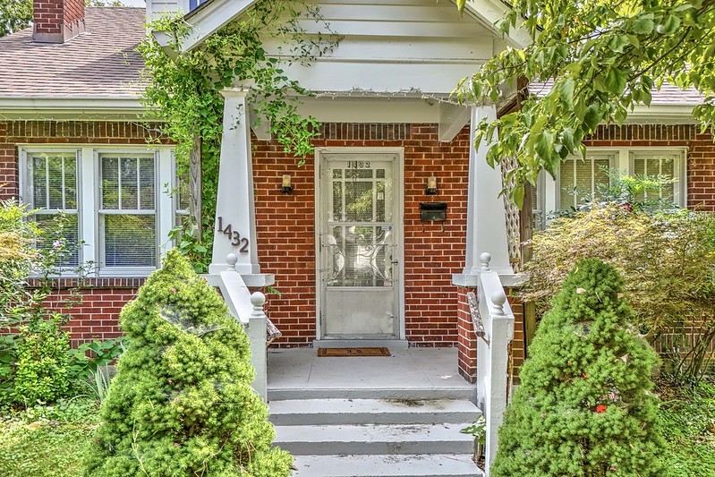 1432 Roberts Ave