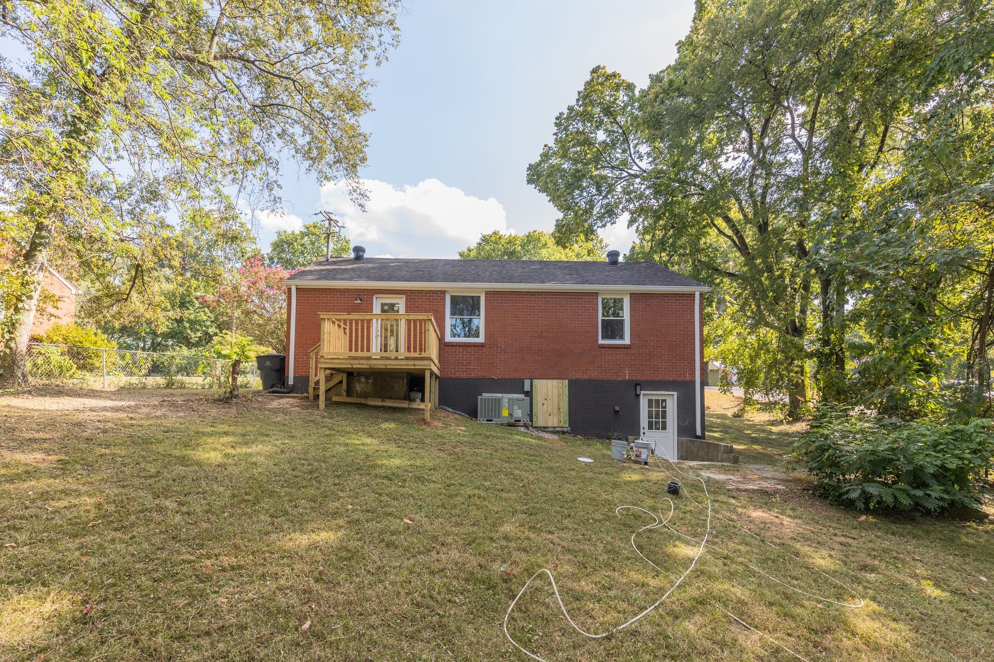 316 Fairlane Dr