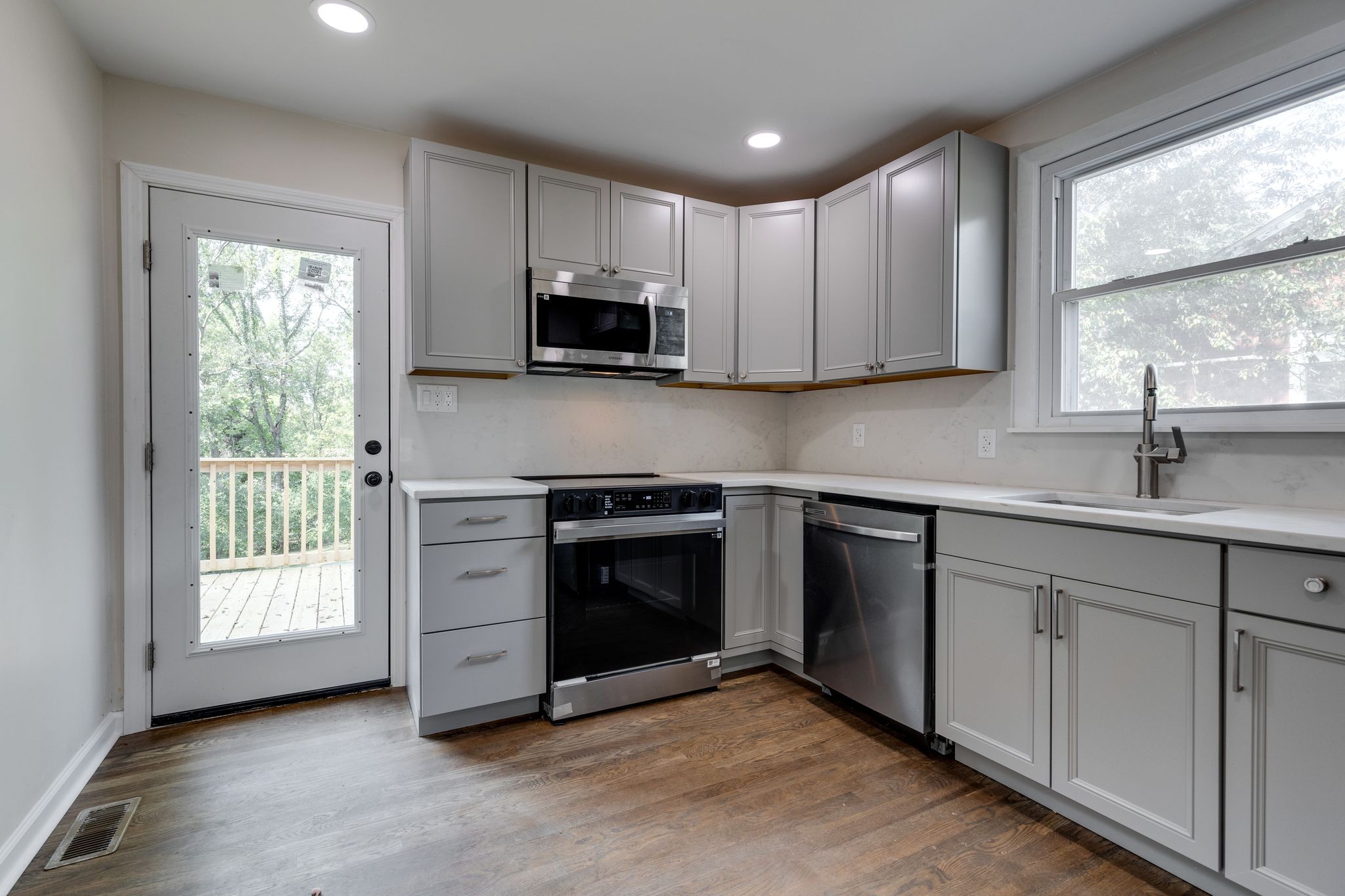 316 Fairlane Dr