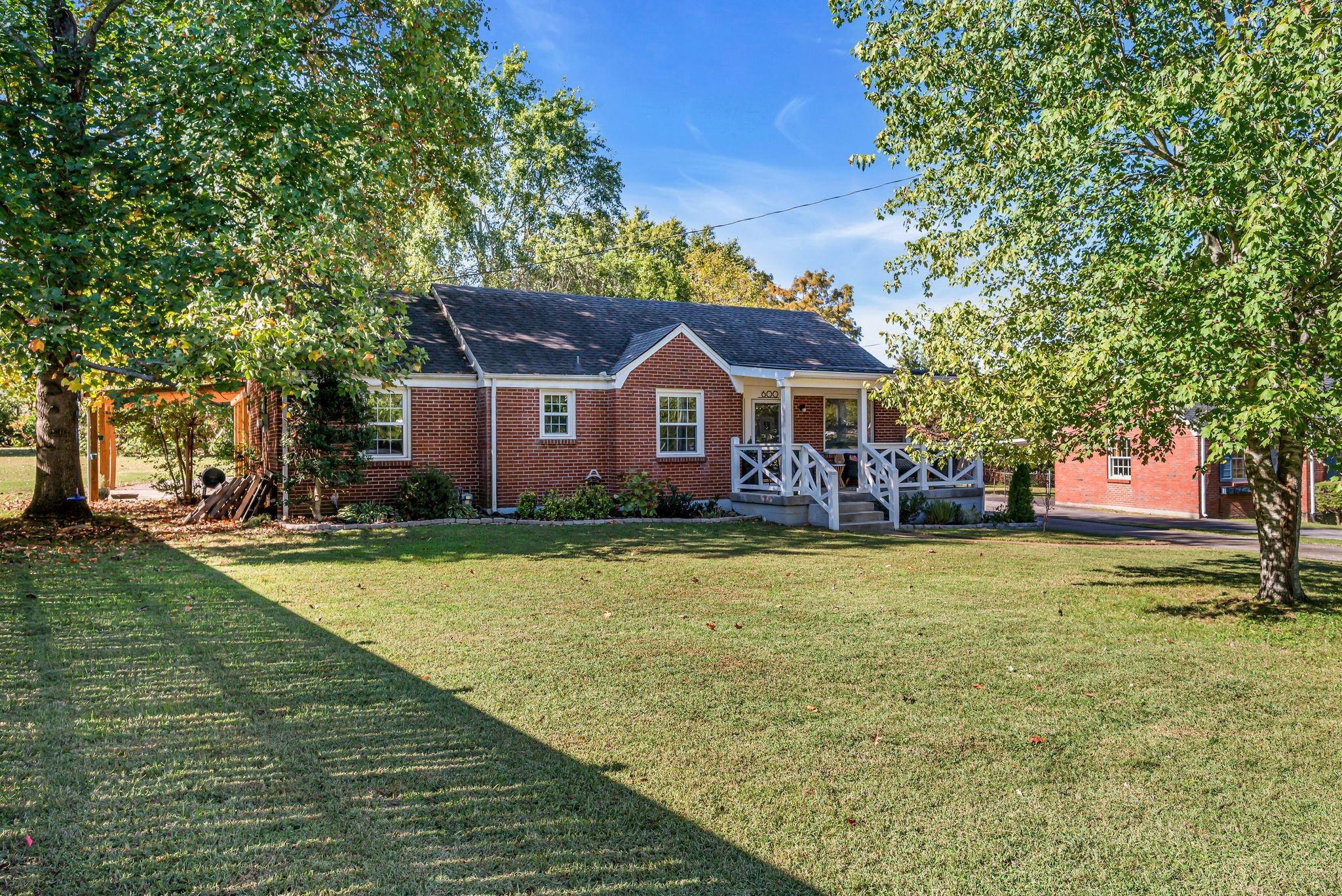 600 Shady Ln