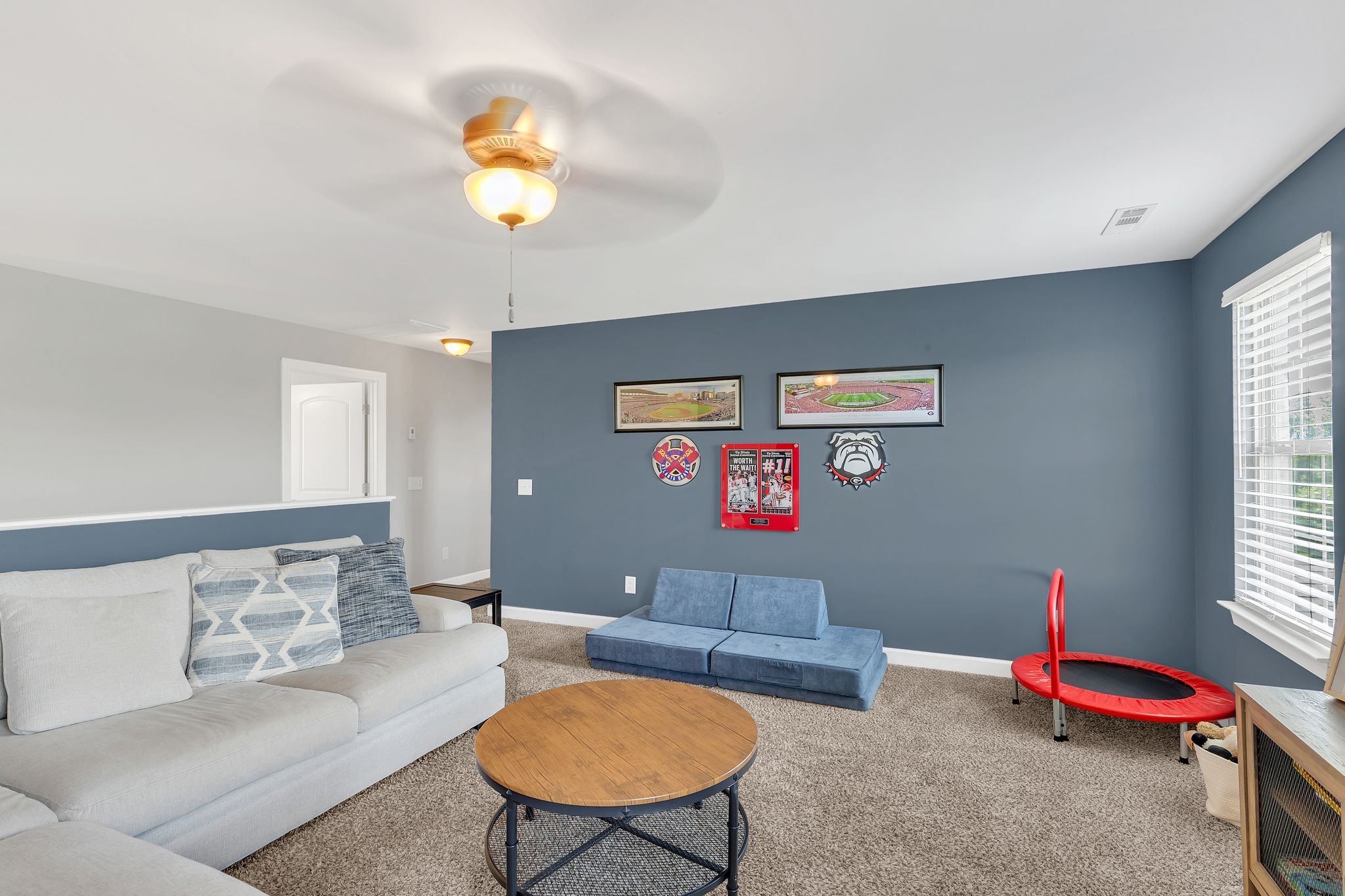 1086 Lillian Ln