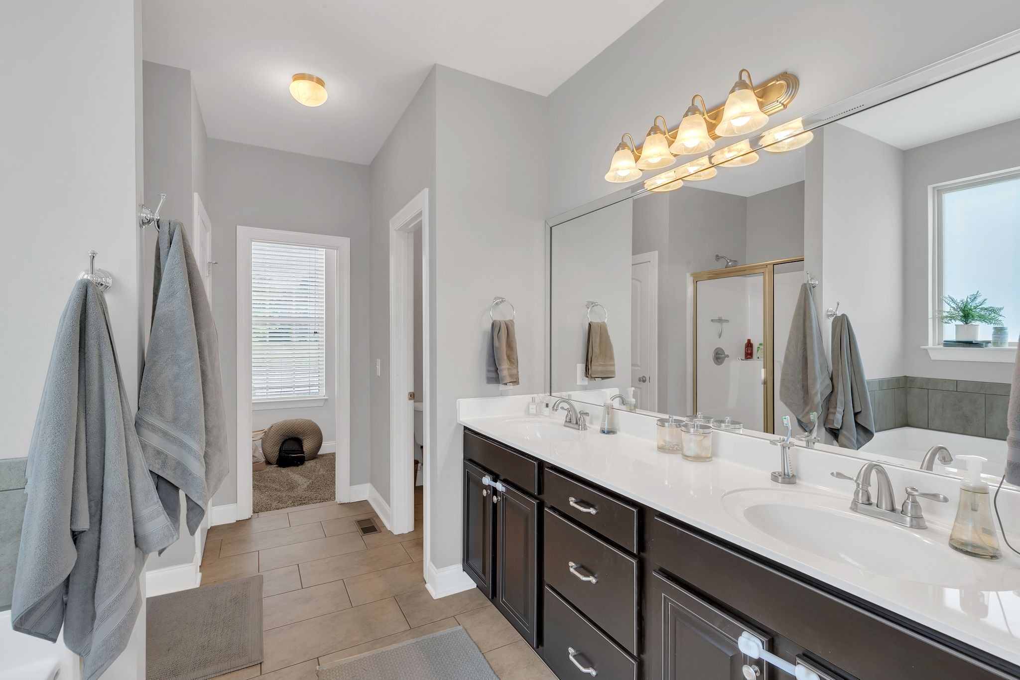 1086 Lillian Ln