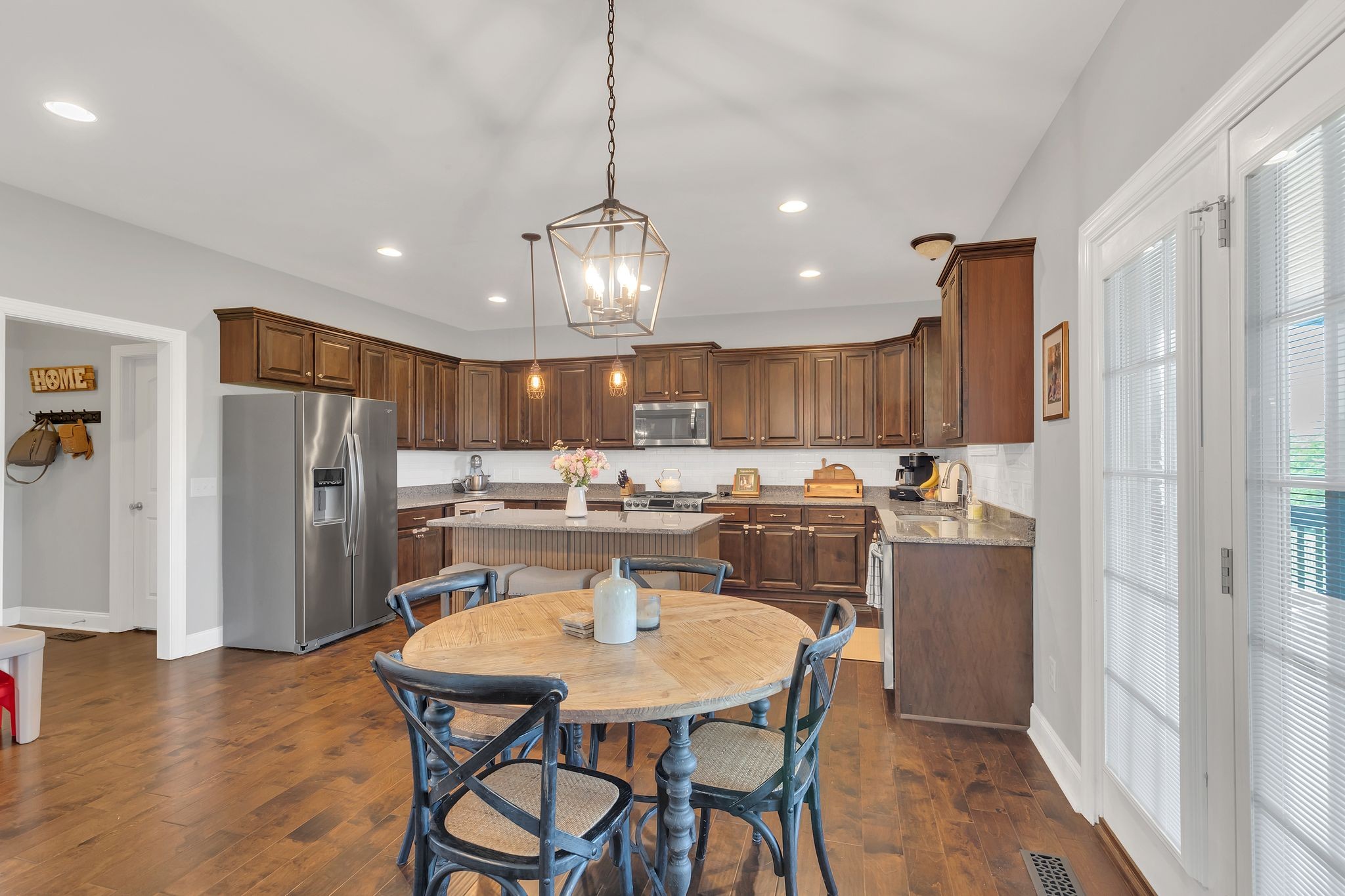 1086 Lillian Ln