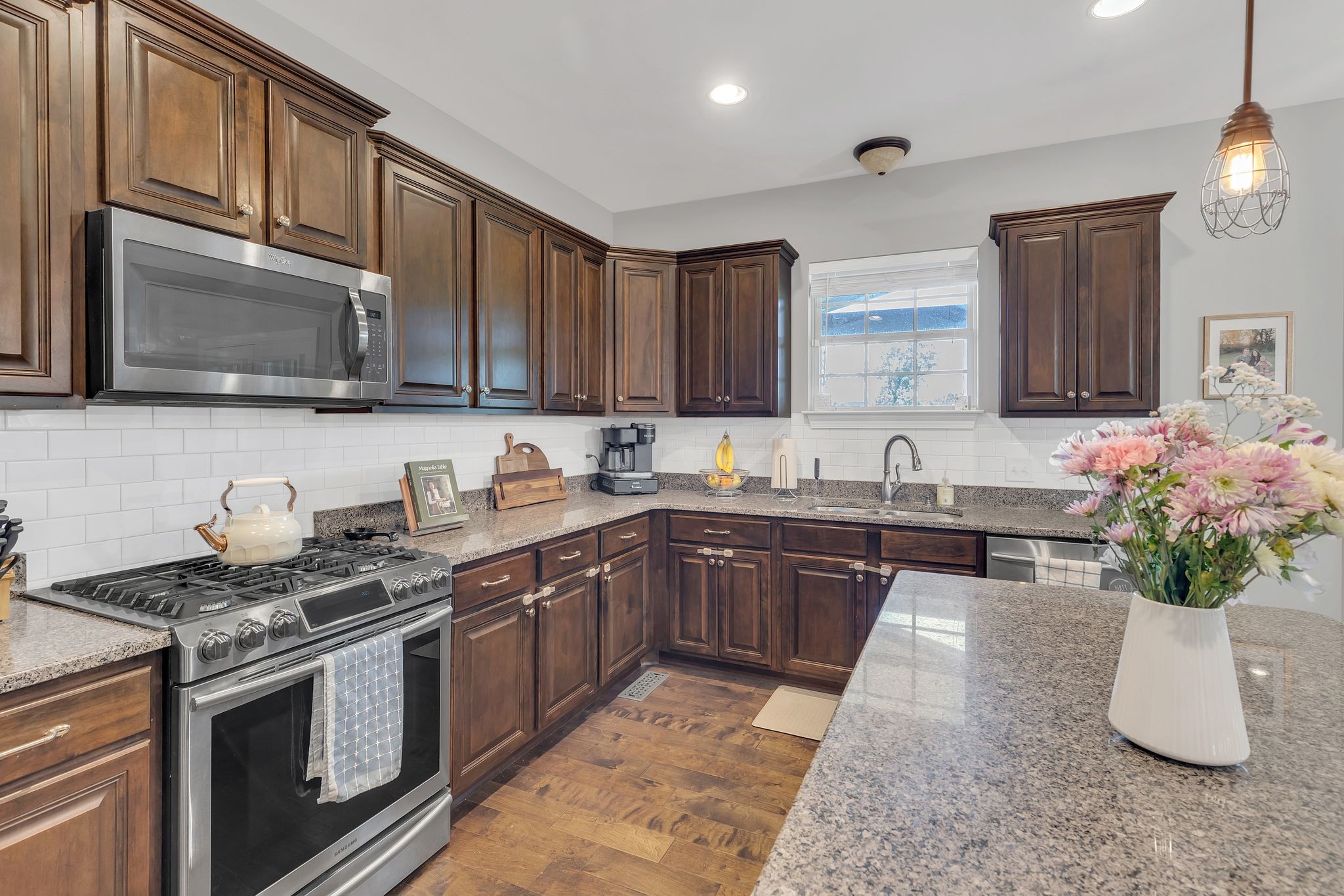 1086 Lillian Ln