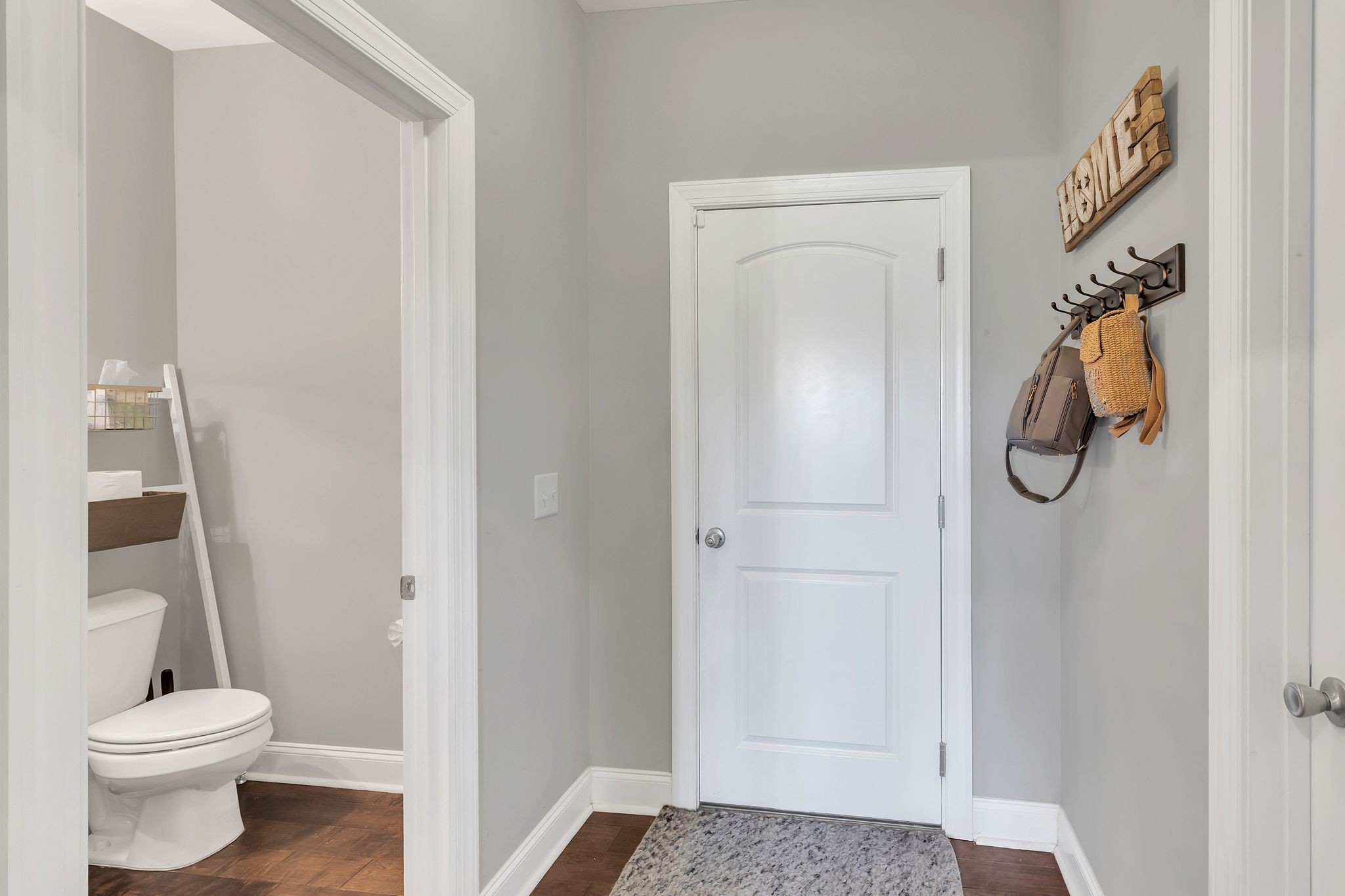 1086 Lillian Ln