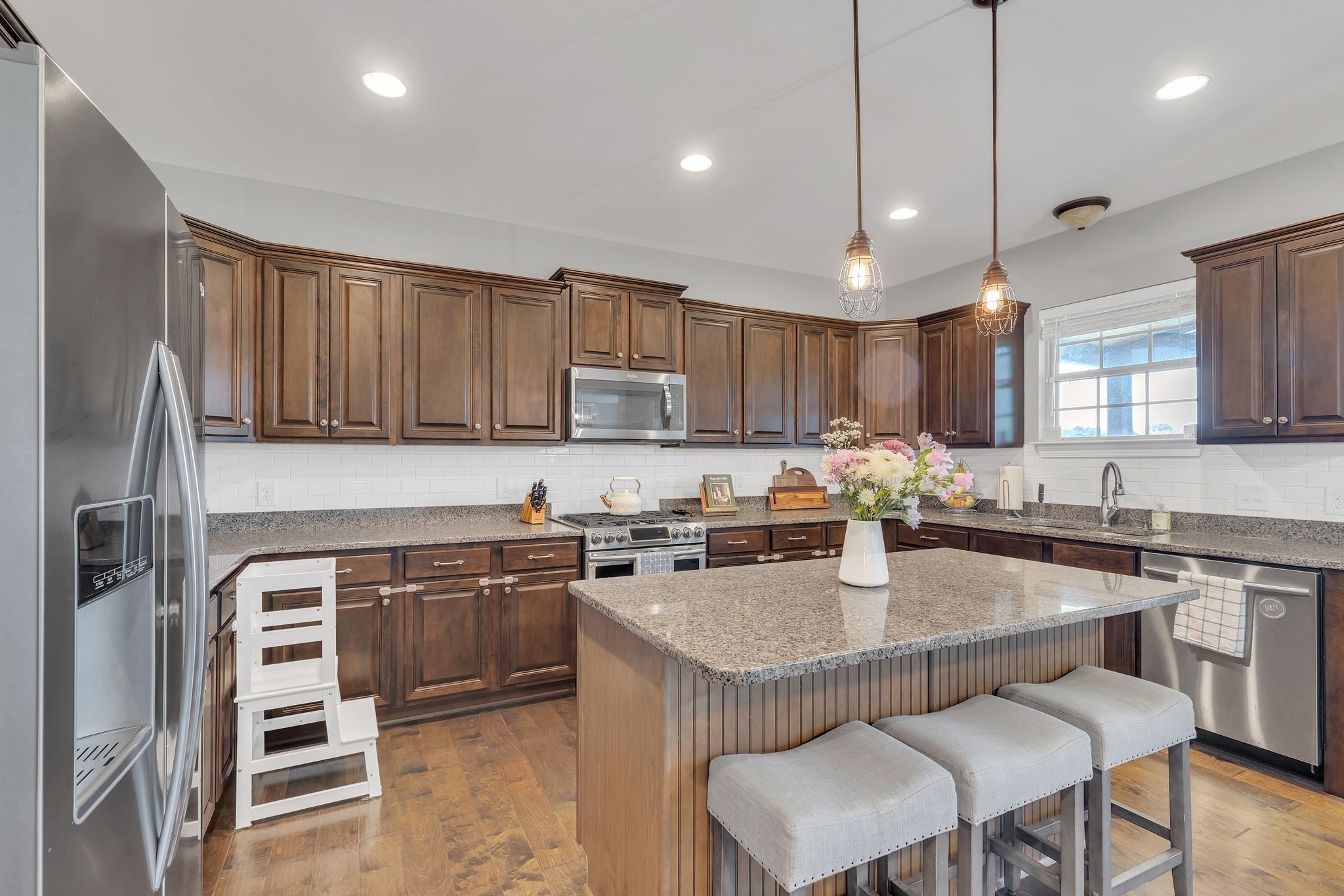 1086 Lillian Ln