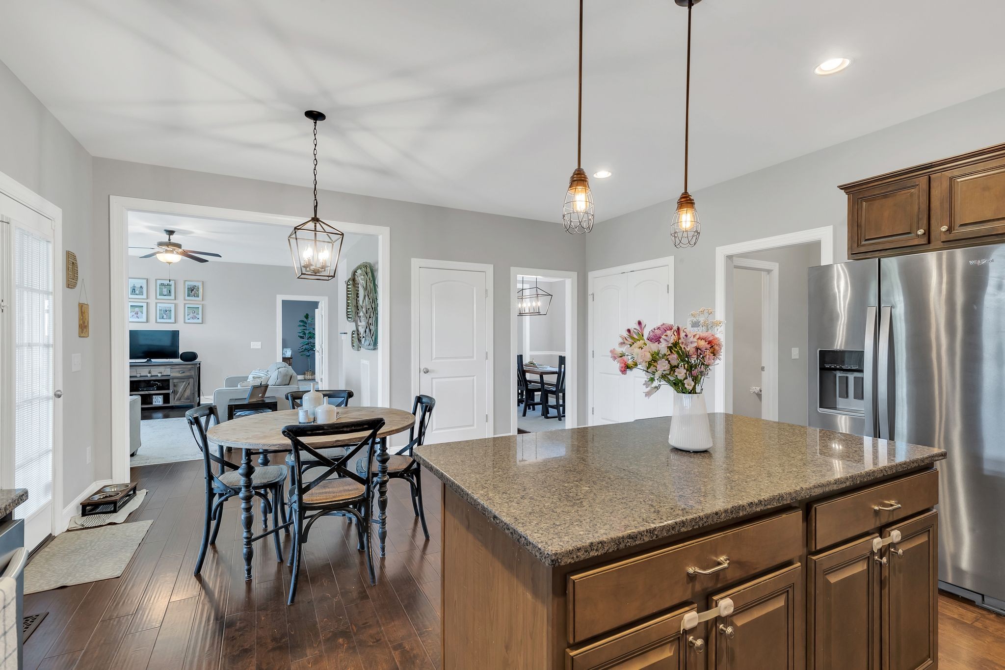 1086 Lillian Ln