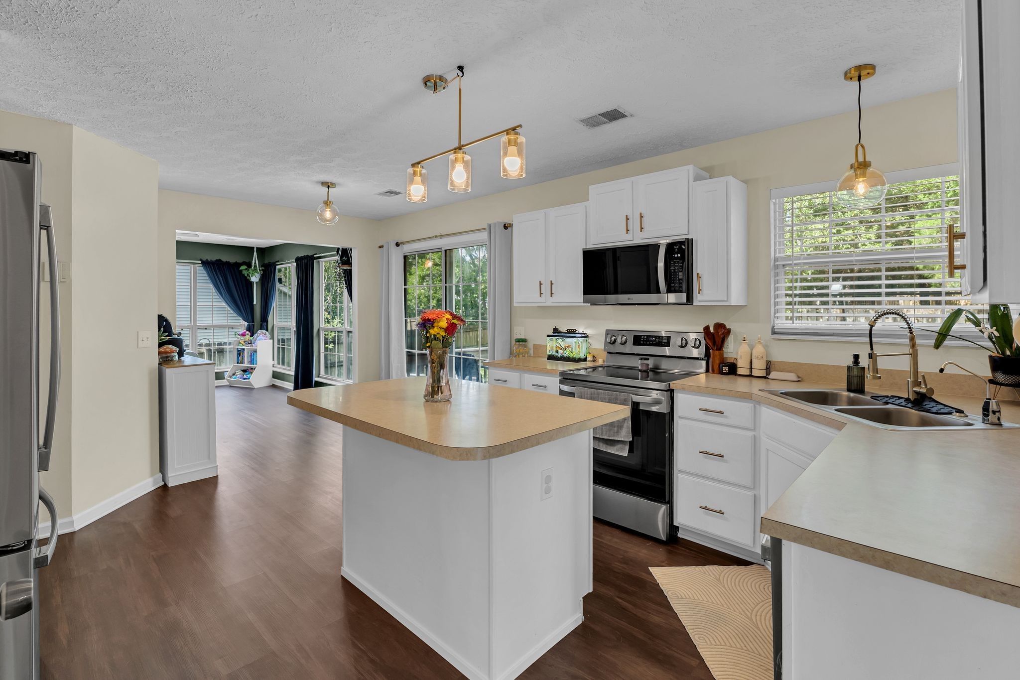 5609 Cedar Ash Xing