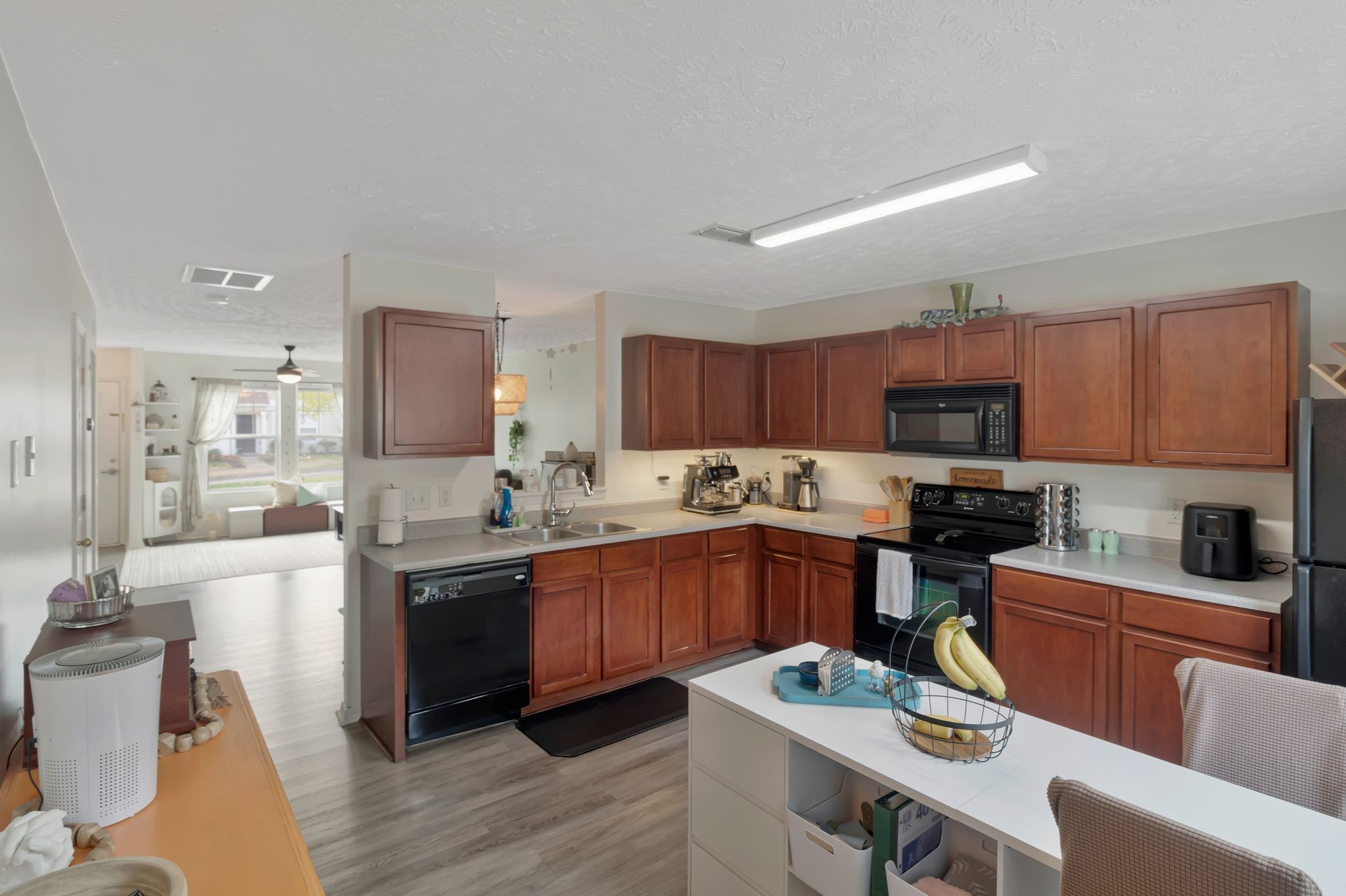 5829 Monroe Xing