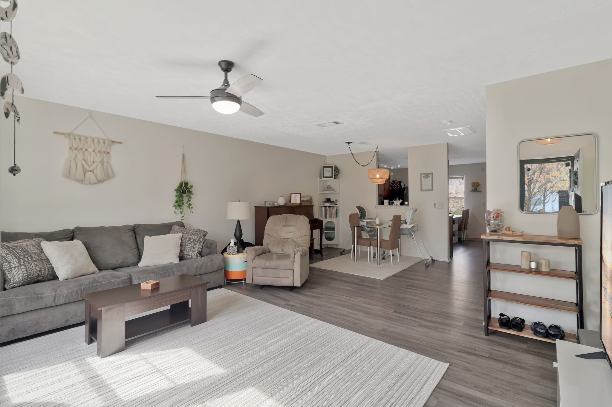 5829 Monroe Xing